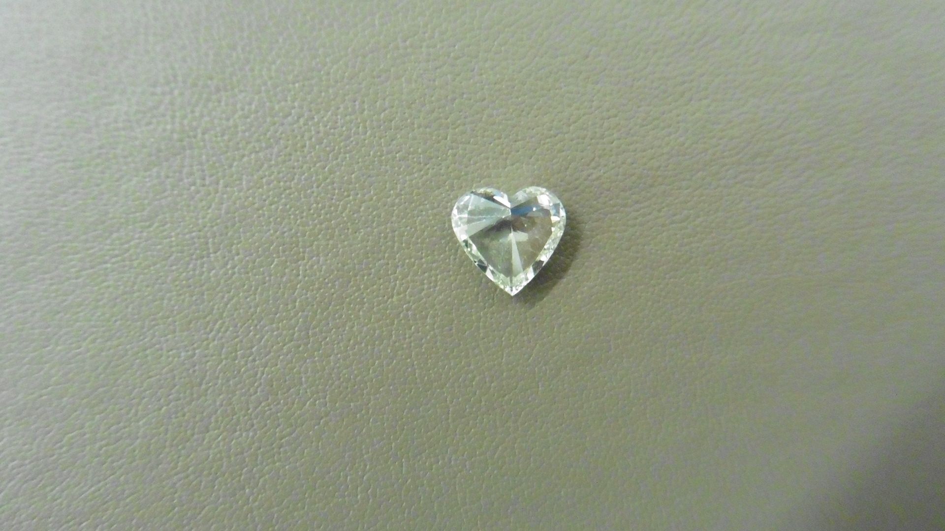0.91ct heart shaped diamond, loose stone.J colour and Si clarity. No certification but can be done - Bild 3 aus 6