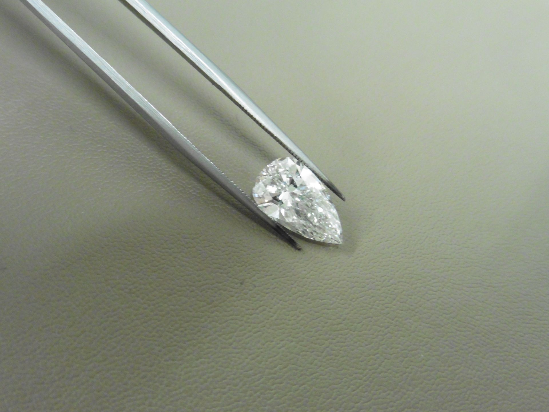 1.67ct enhanced pear shaped diamond. E colour and Si2clarity ( laser drilled ). EGL certification. - Bild 3 aus 5