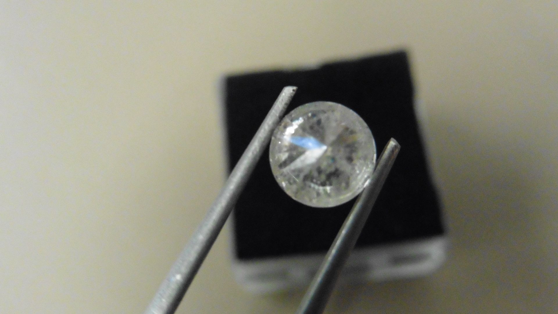 1.25ct natural loose brilliant cut diamond. I colour and I2 clarity. 6.57 x 4.44mm. No certification - Image 3 of 4