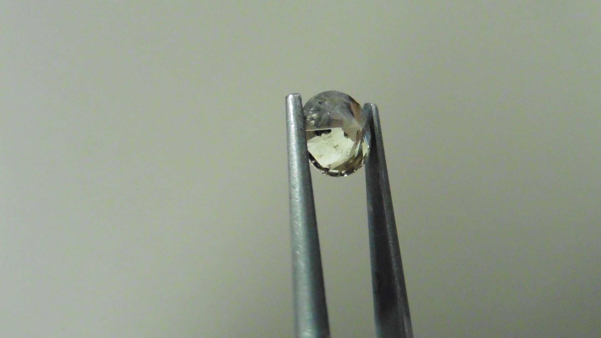 0.92ct natural loose brilliant cut diamond. K colour and I2 clarity. 5.98 x 3.96mm.No - Bild 2 aus 5