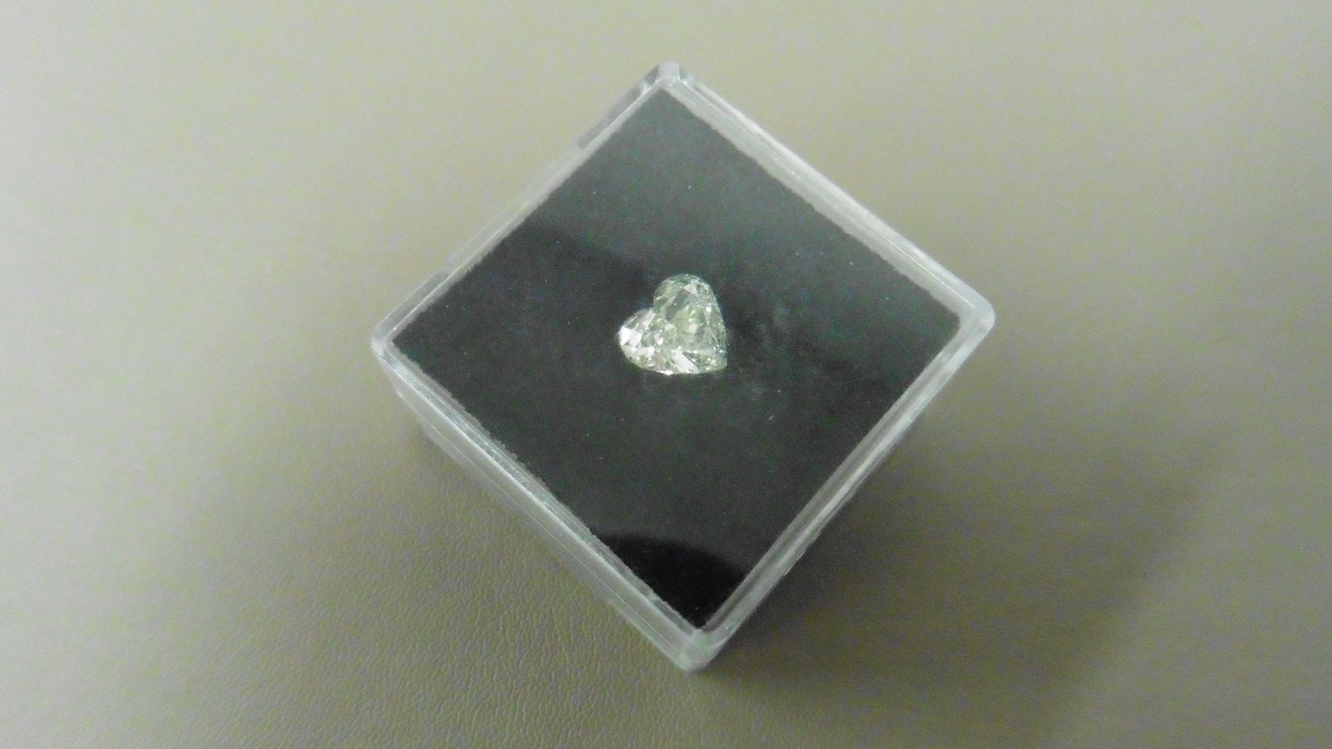 0.91ct heart shaped diamond, loose stone.J colour and Si clarity. No certification but can be done - Bild 6 aus 6