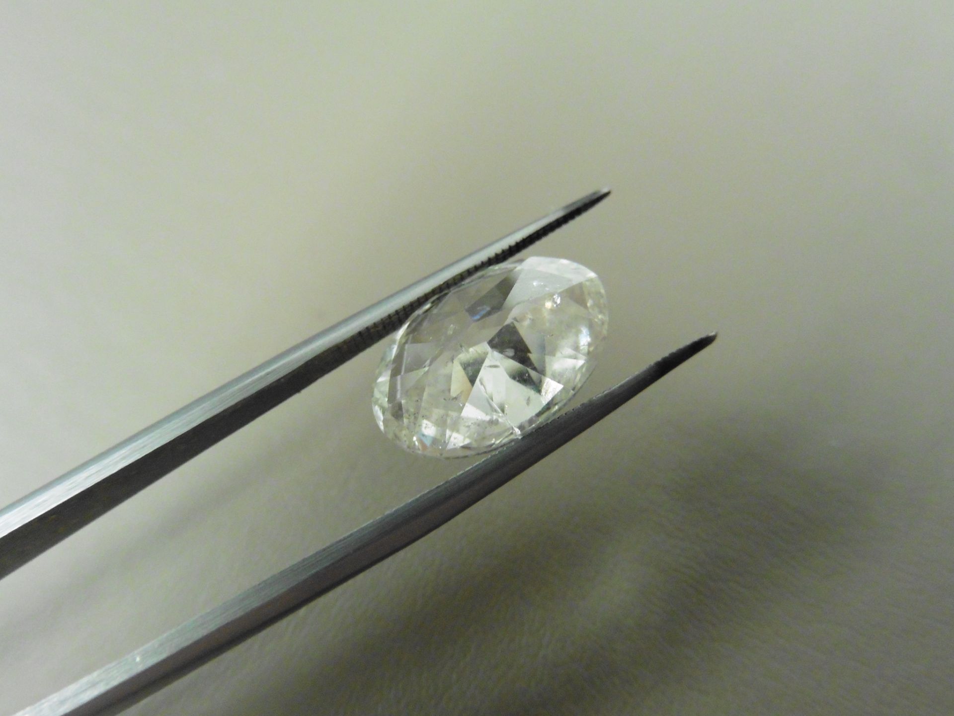 4.02ct natural loose oval cut diamond.H colour and Si3 clarity. EGL certificate. Valued at £65950 - Bild 2 aus 5