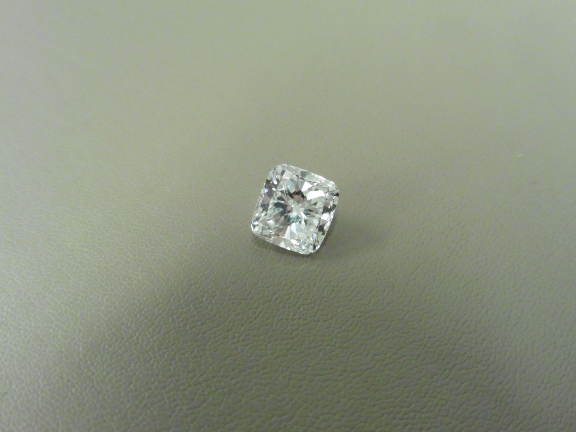 1.71ct natural cushion cut diamond. F colour and VS2 clarity. GIA certification. Valued at £33000 - Bild 3 aus 4