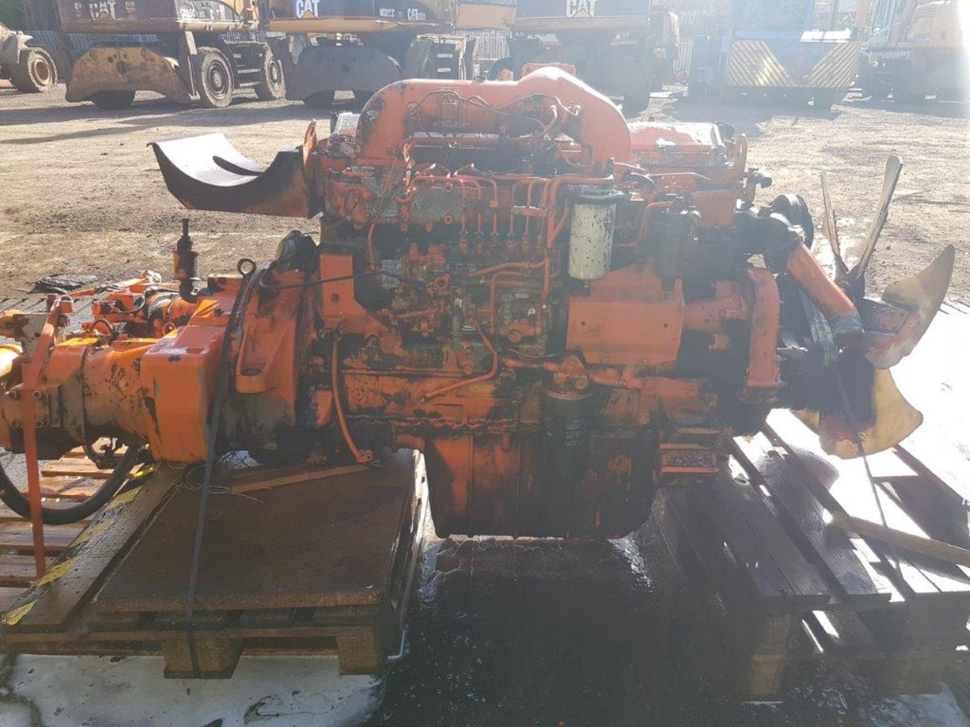 Isuzu engine From 46 tonne excavator Ð good runner (hydraulic pump not included) - Image 2 of 2