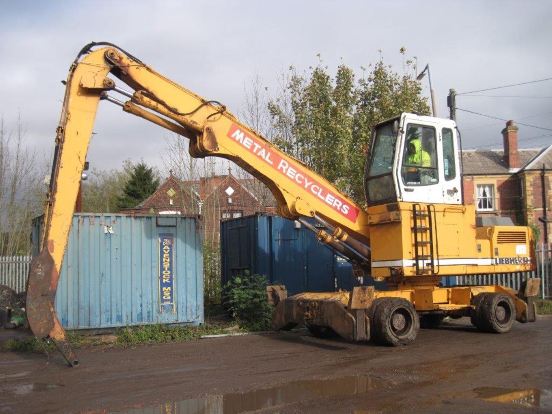 Liebherr 922 Scrap Handler 1998, direct from work, high cab, solid tyres, long reach rehandler - Image 2 of 2