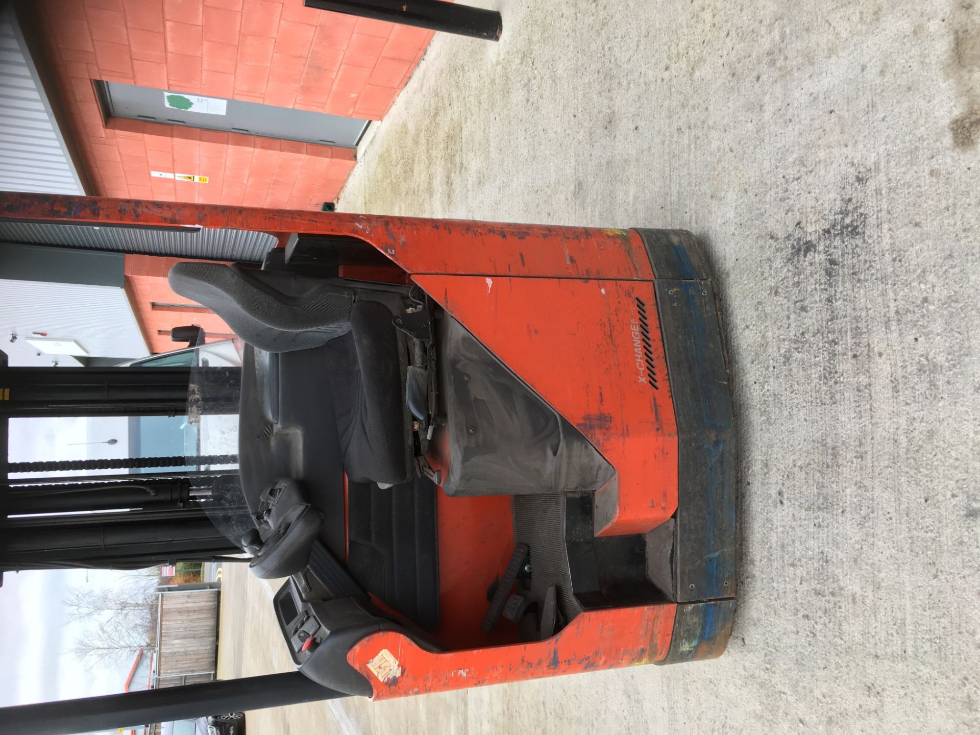 2004, BT RR B3 Reach Truck - Side Shift. No Reserve & No VAT on hammer - Image 4 of 7