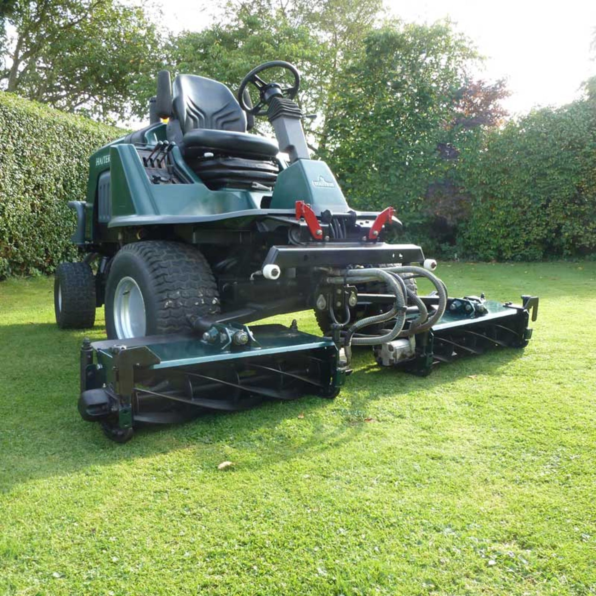 2005 Hayter LT324 Triple Cylinder Mower - Image 4 of 12