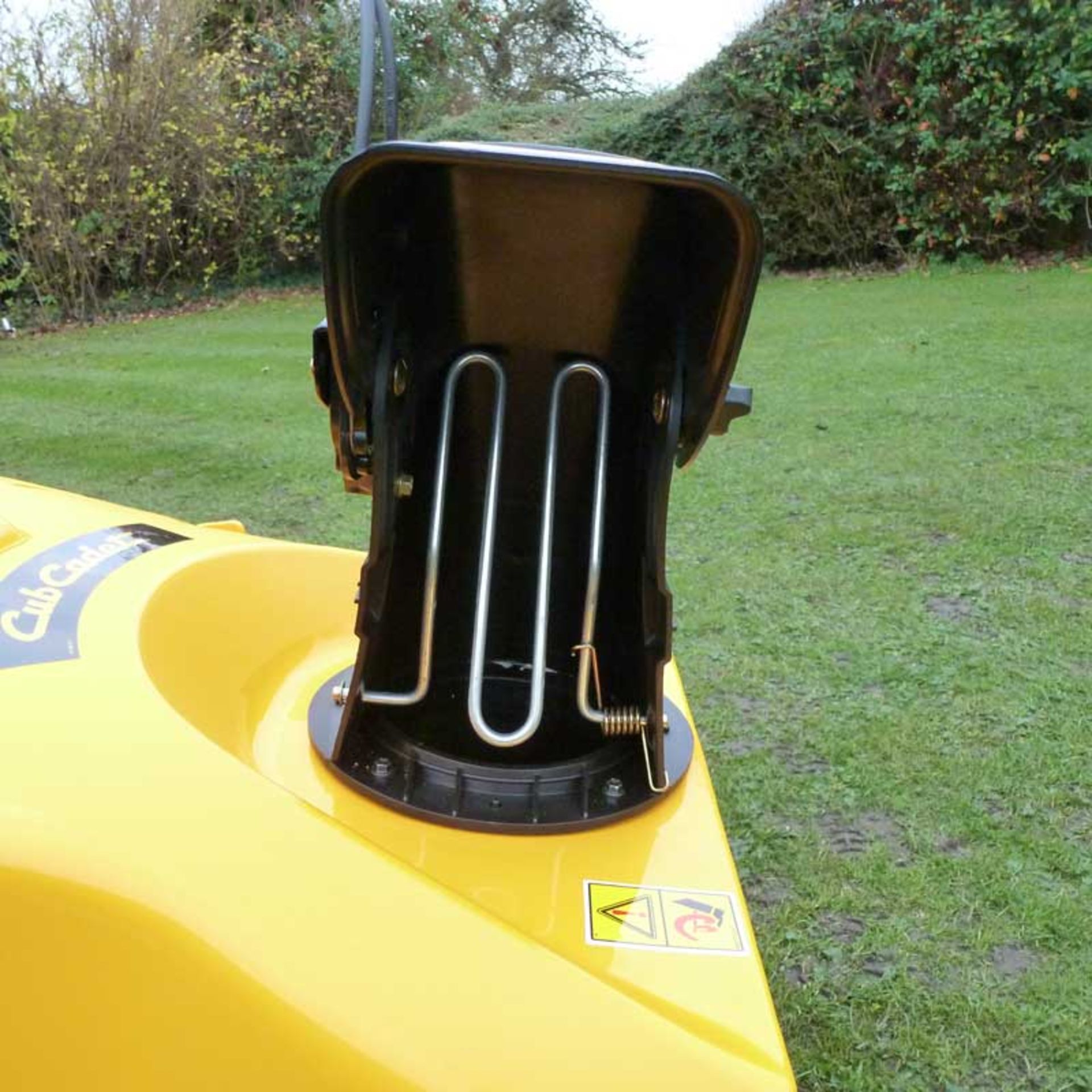 Unused Cub Cadet 221 LHP 21"" Electric Start Single Stage Snow Blower - Image 5 of 9