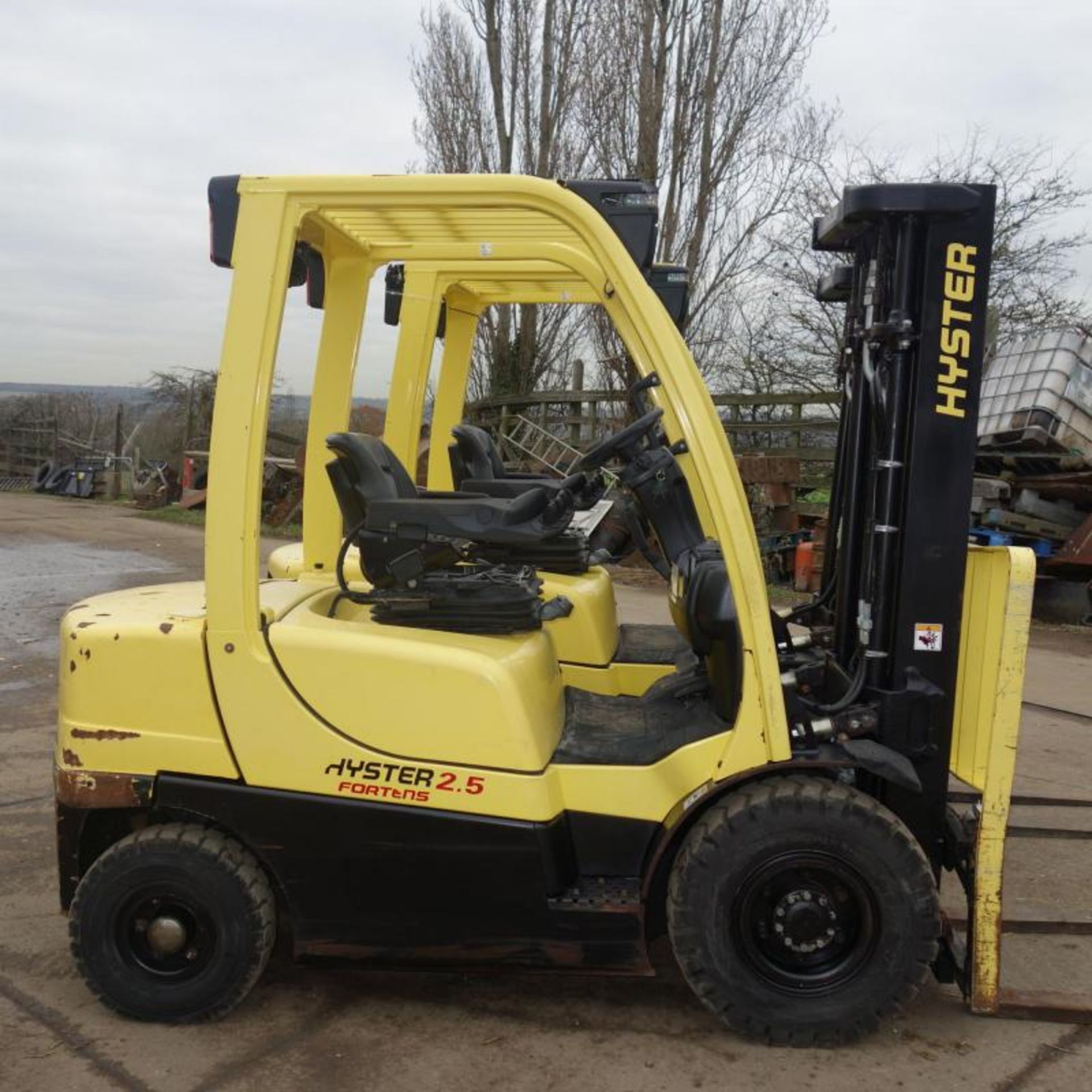 2013 Hyster H2.5FT 3 Stage Mask Container Spec