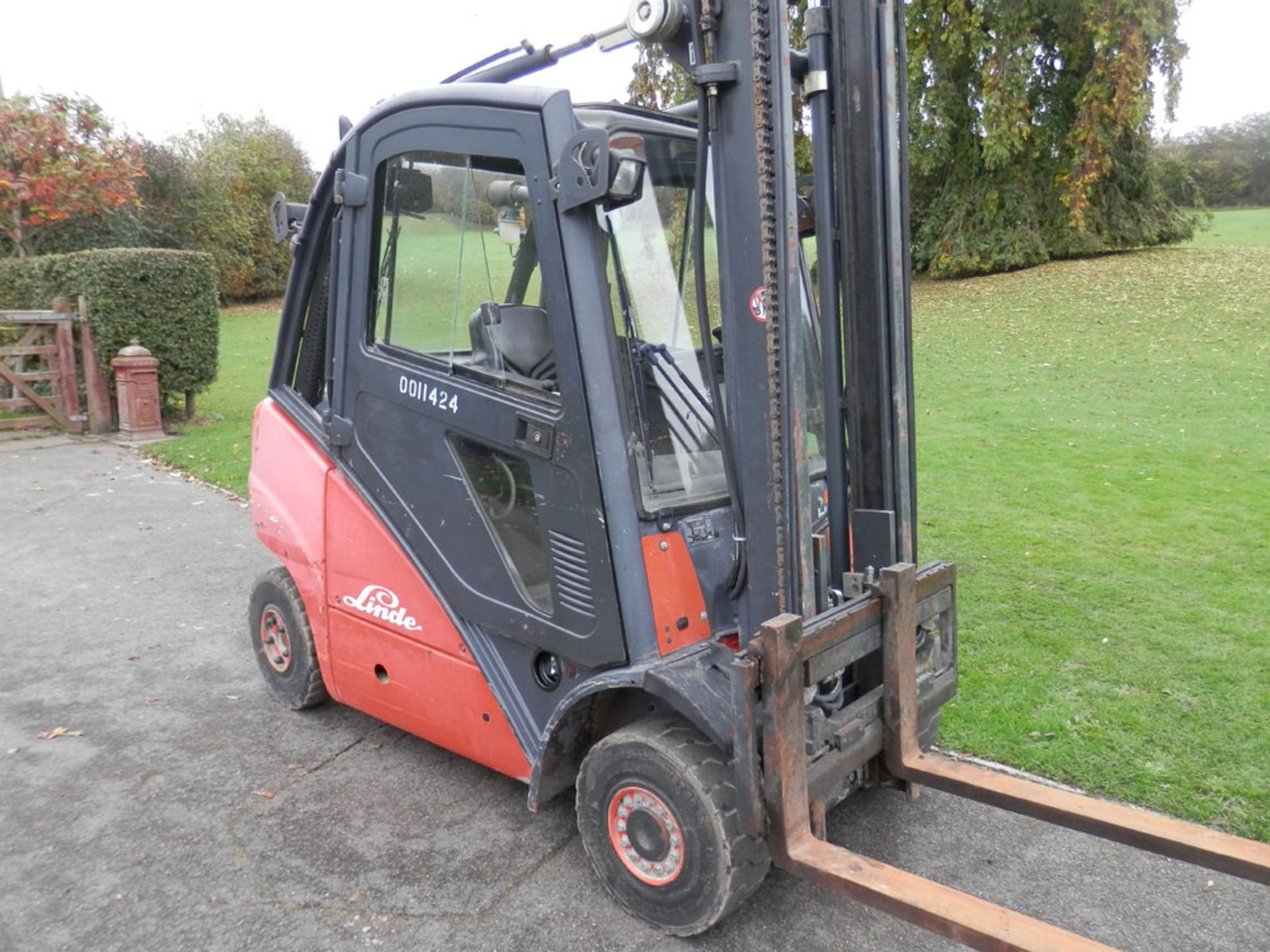 2004 Linde H20D 3 Meter 2 Tonne Lift Truck - Image 5 of 12