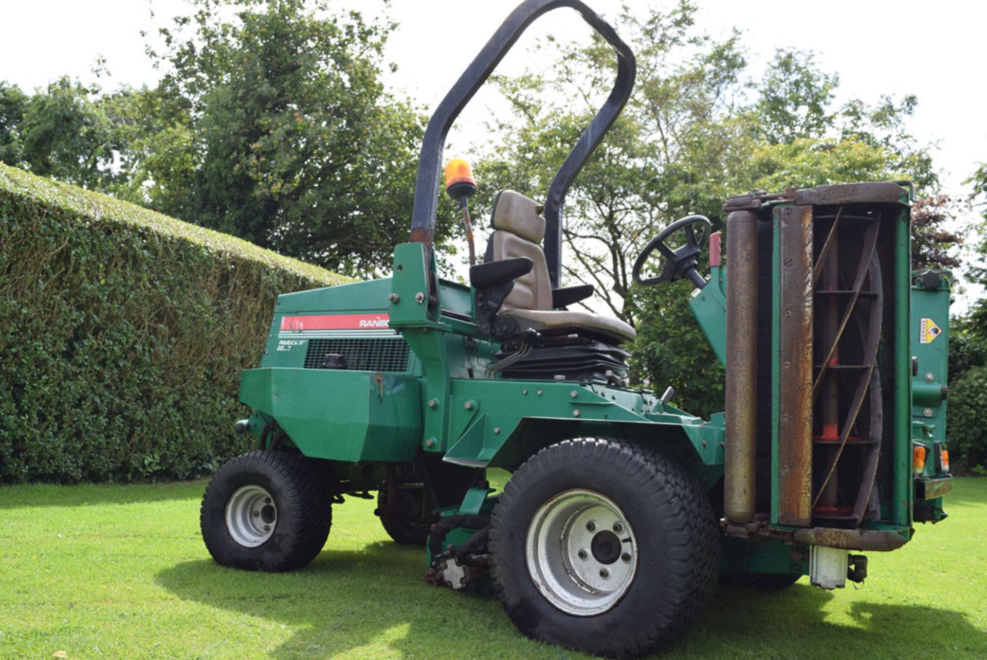 2003 Ransomes Parkway 2250 Plus Ride On Cylinder Mower - Image 5 of 8