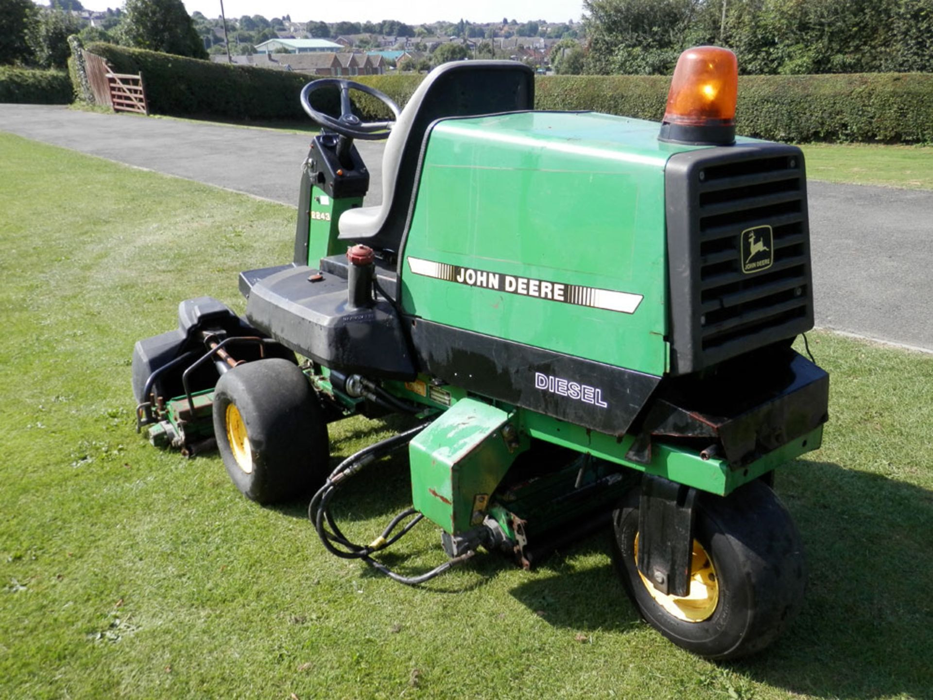 1996 John Deere 2243 Ride On Cylinder Mower - Image 5 of 8