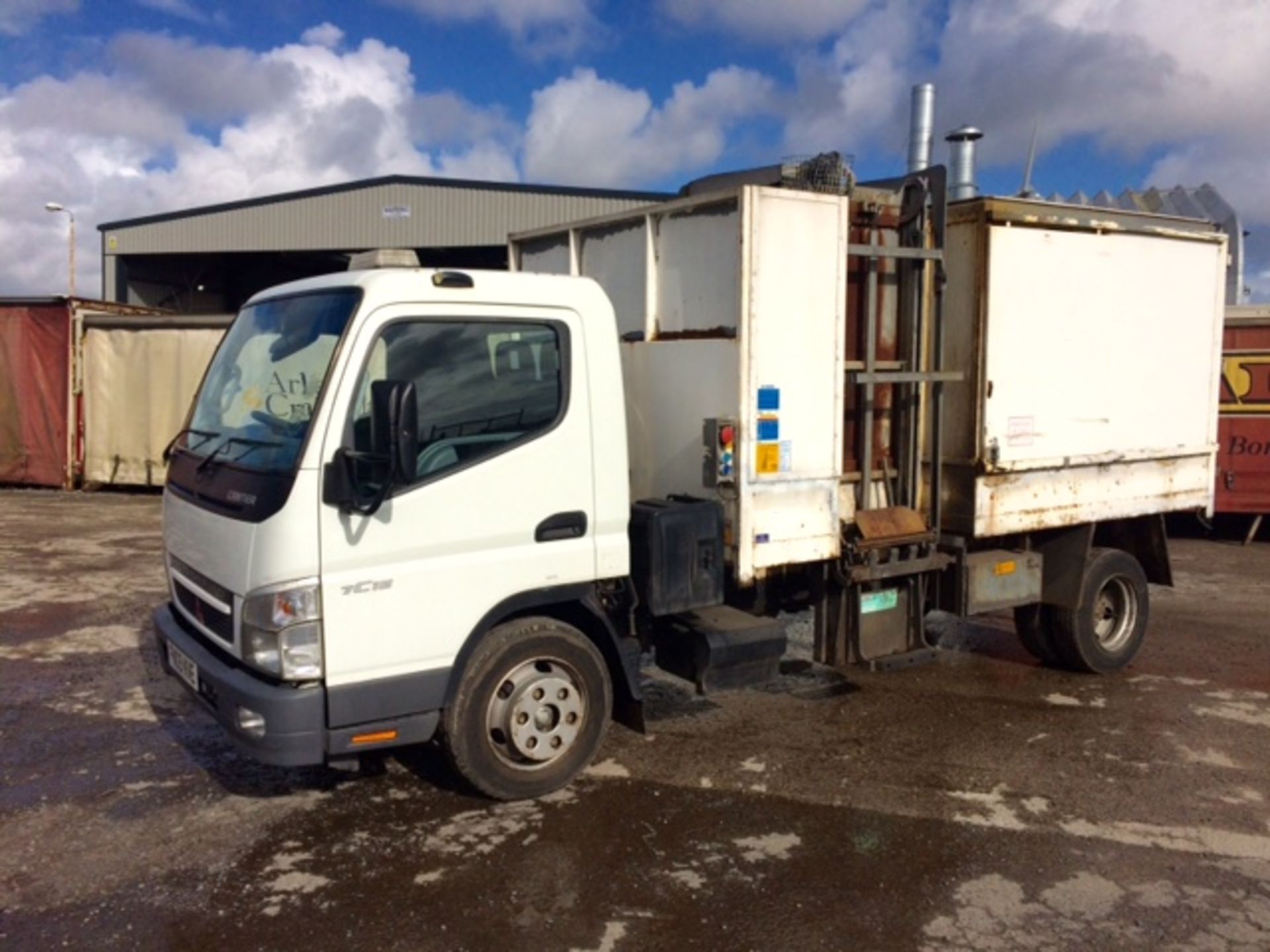 2009 Mitsubishi Canter 7C15 recycling Truck