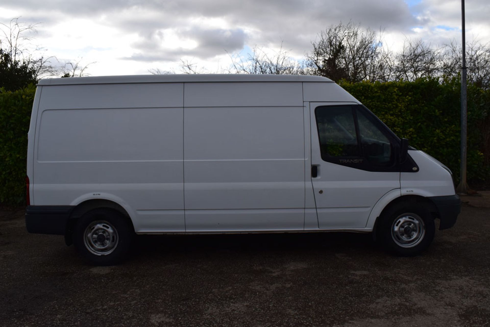 No Reserve 2009 Ford Transit T350 FWD 2.2 115ps Semi High Roof Panel Van - Image 8 of 8