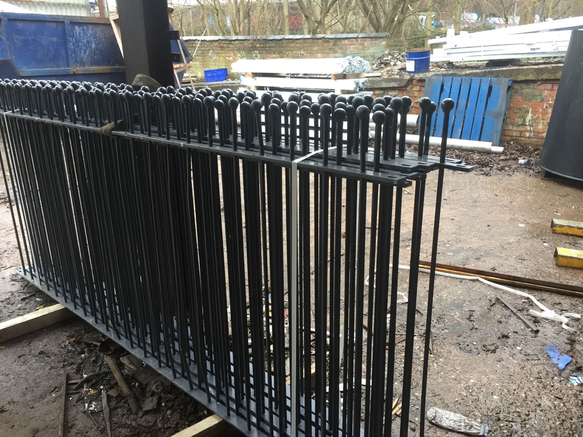 45m x 1200mm high Ball Top Fence Panels (New)