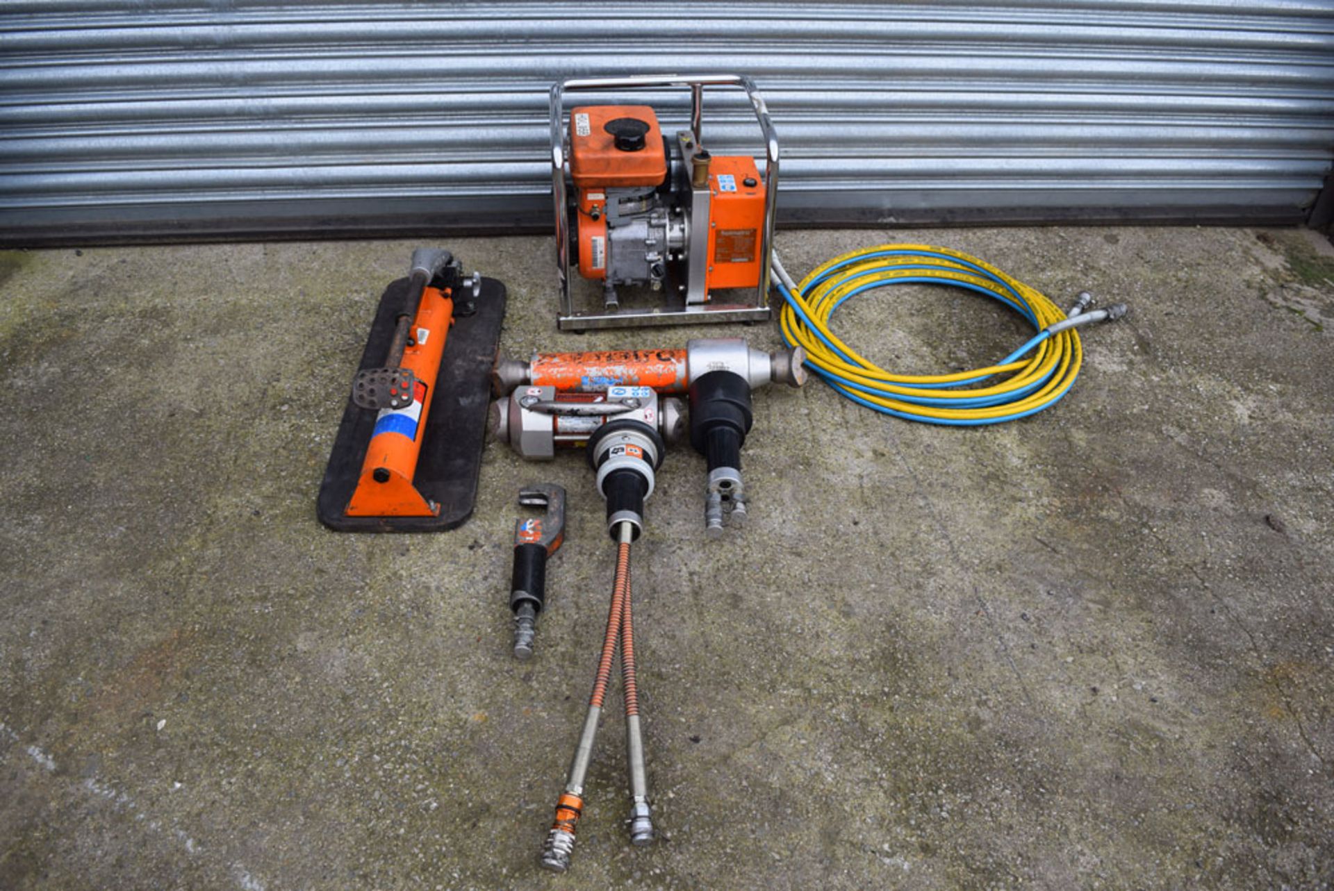 Holmatro Vehicle Rescue Tools Set 1. - Image 2 of 3