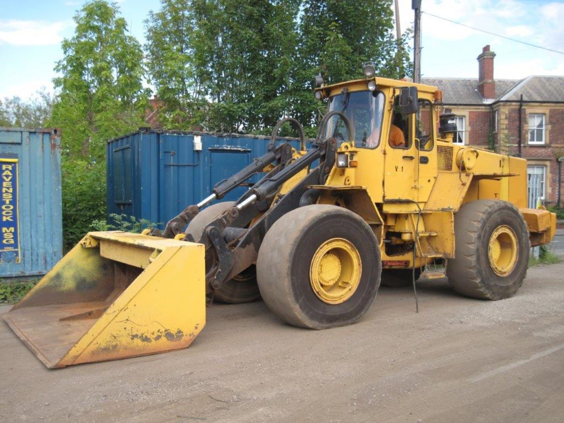 Volvo L120 Loading Shovel