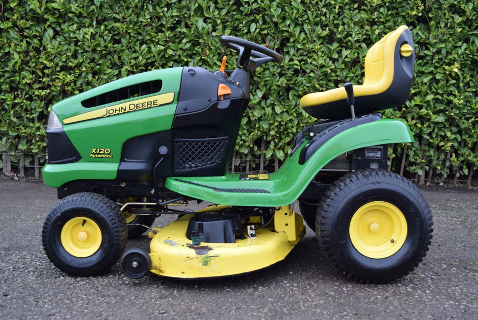 2007 John Deere X120 Garden Tractor With 42" Rotary Deck - Image 8 of 13