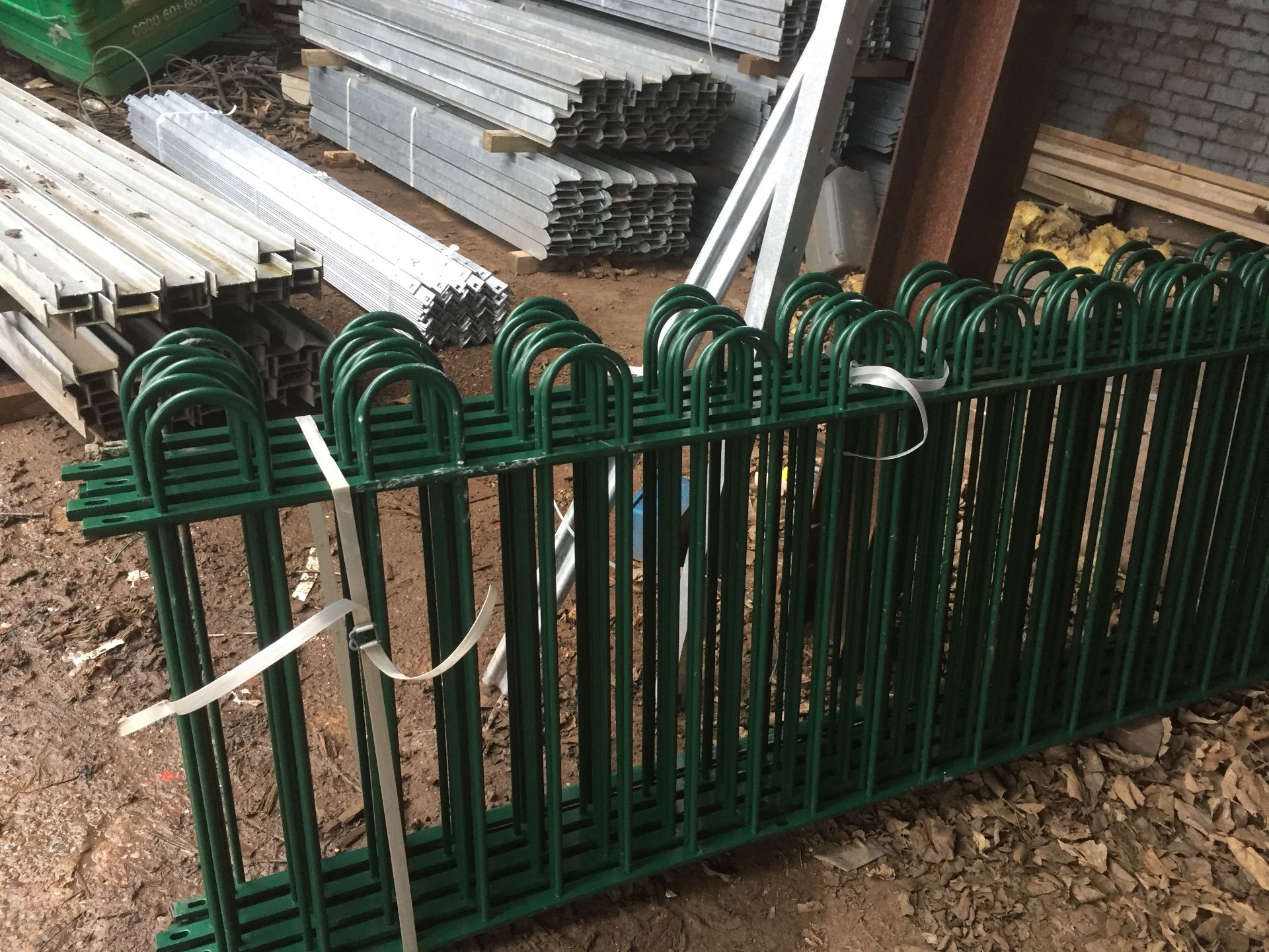 10 x New Green Bow Top Fence Panels - Image 2 of 2