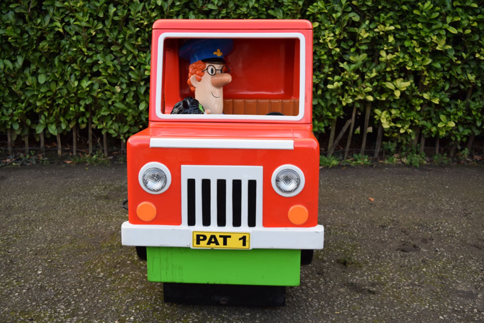 Postman Pat Child's Coin Operated Ride On Arcade Machine. - Bild 3 aus 3