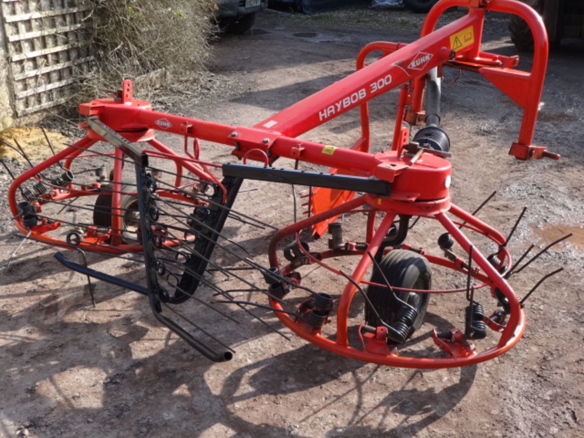 2012yr KUHN HAYBOB 300