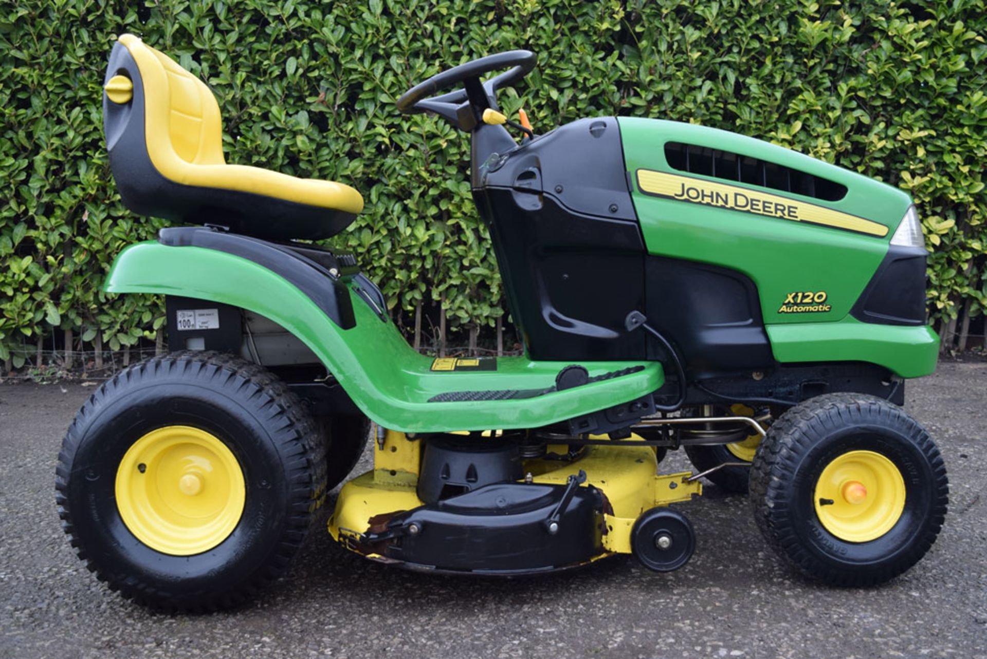 2007 John Deere X120 Garden Tractor With 42" Rotary Deck - Bild 12 aus 13