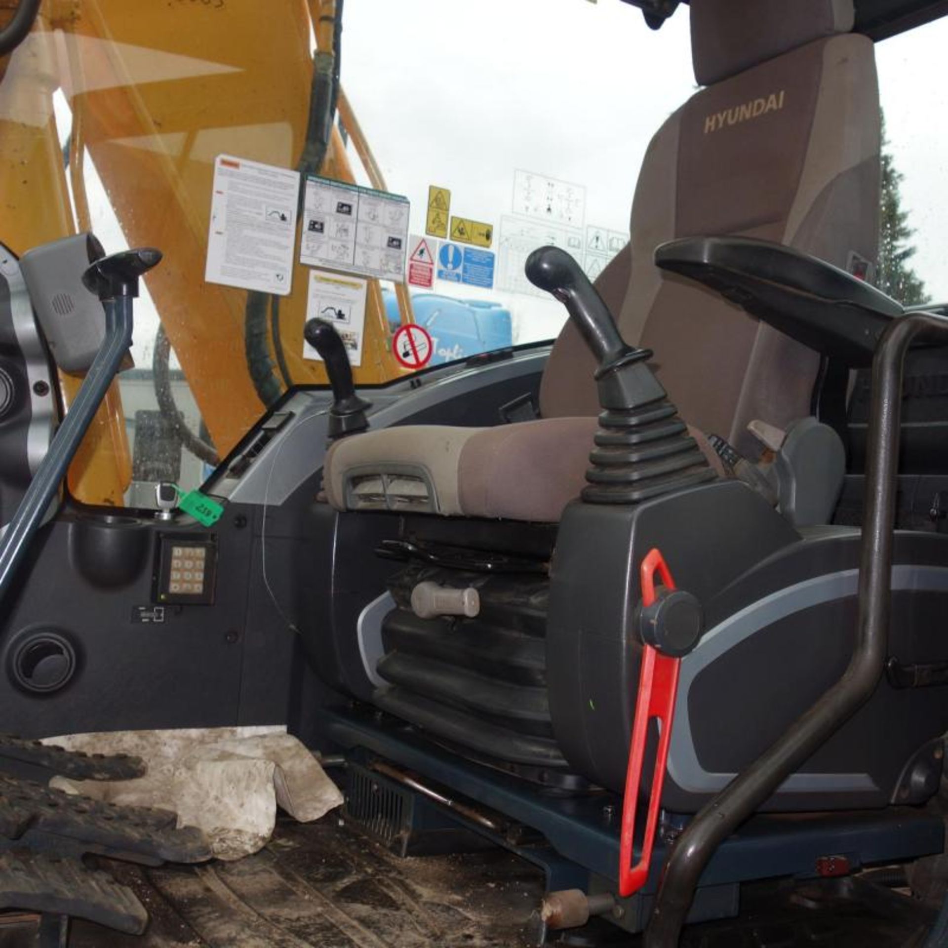 2012 Hyundai Robex 140LC-9 Excavator, 5797 Hours - Image 13 of 14