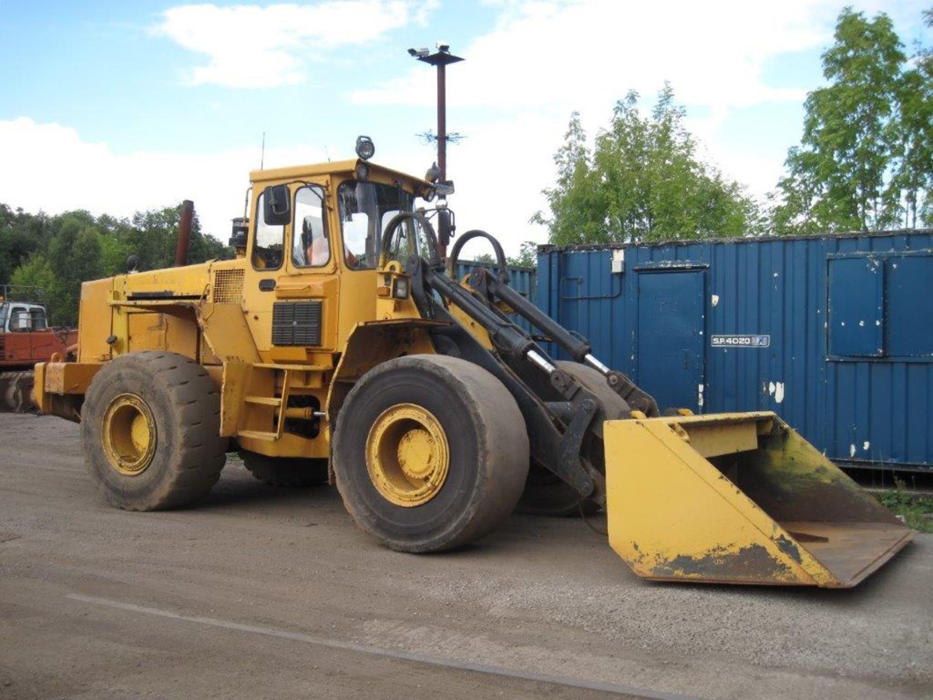 Volvo L120 Loading Shovel - Bild 2 aus 2