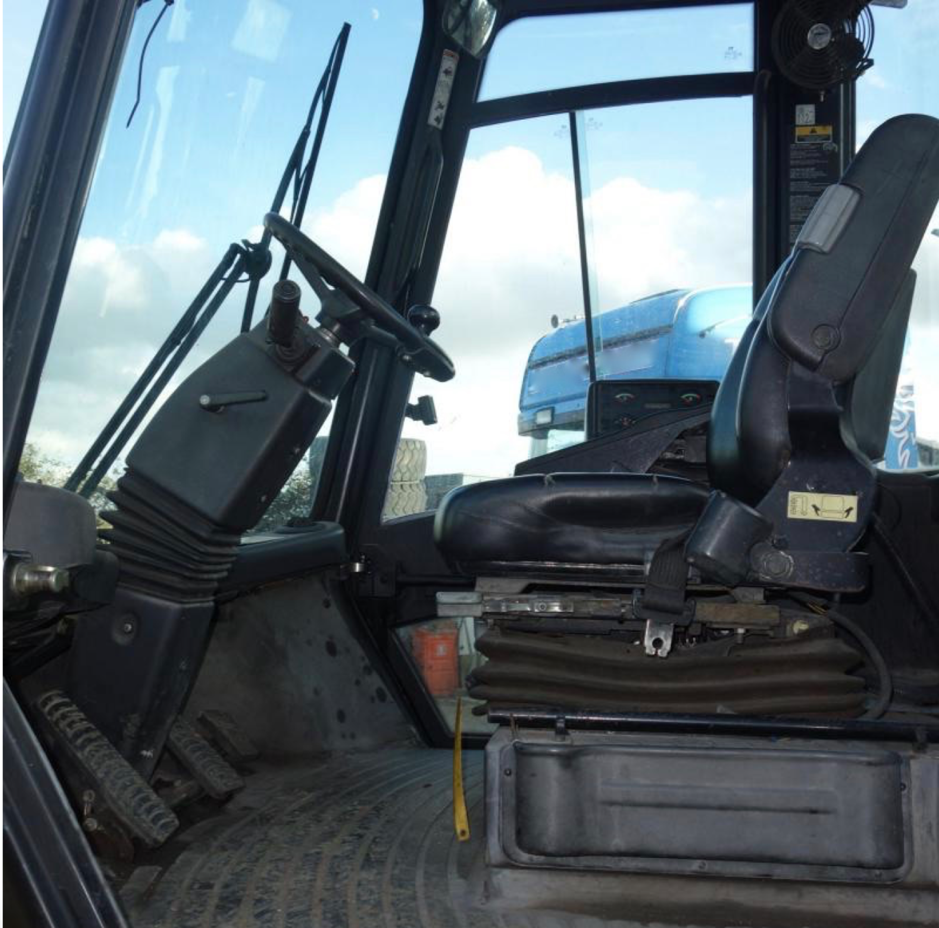 2005 HYSTER H8.00XM 8 TON FORKLIFT, 7325 HOURS FROM NEW - Image 9 of 11