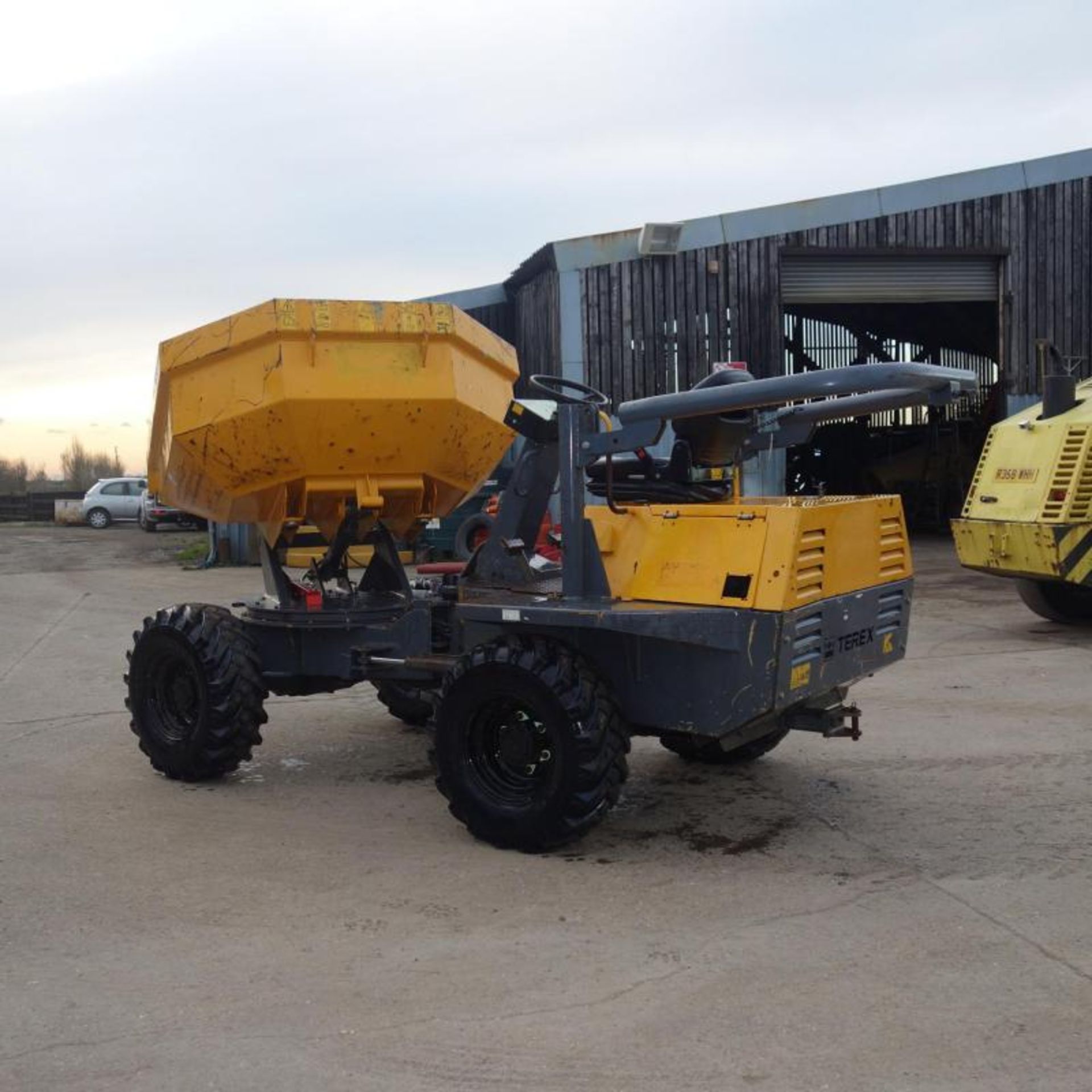 2012 Terex 3 Ton Swivel Dumper, 962 Hours - Bild 4 aus 9