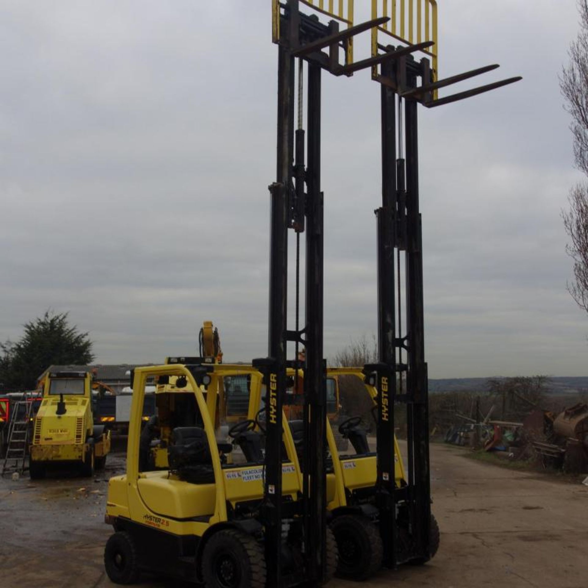 2013 Hyster H2.5FT 3 Stage Mask Container Spec