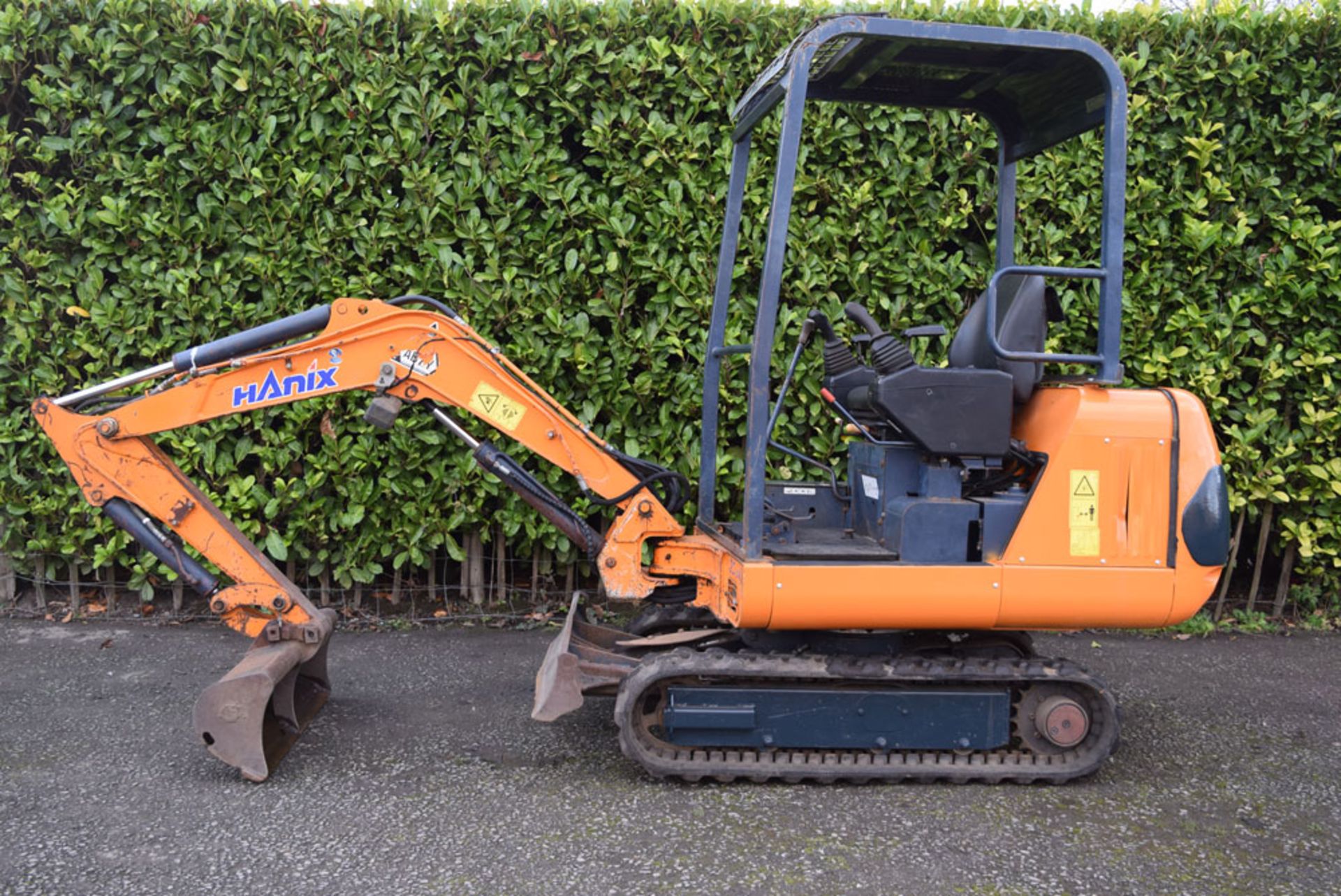 2010 Hanix H15B-2 Mini Digger - Bild 2 aus 3