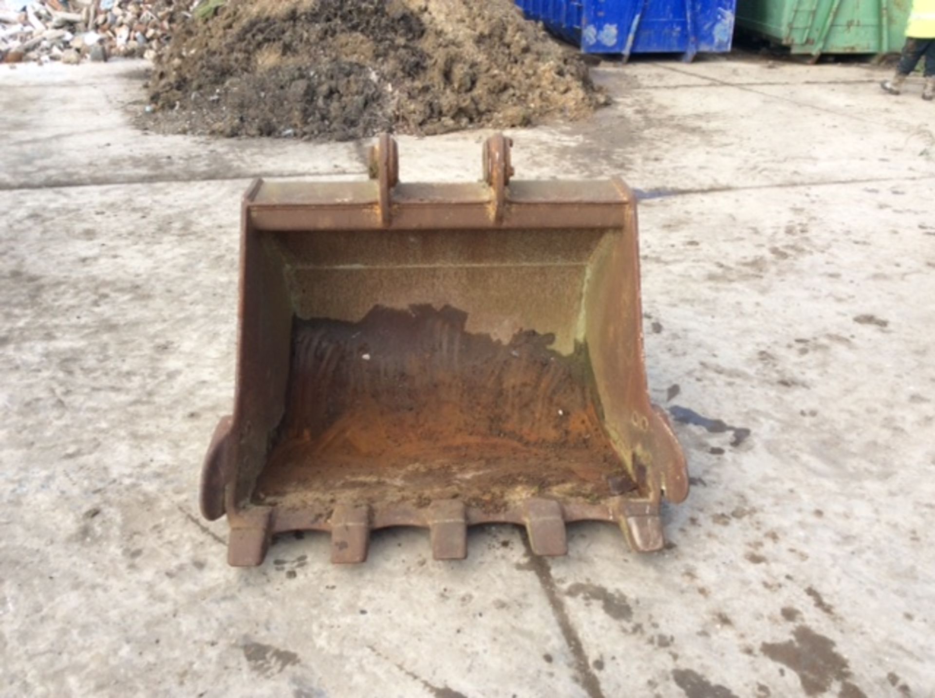 4 Foot Bucket - 65mm off 13 Ton Excavator