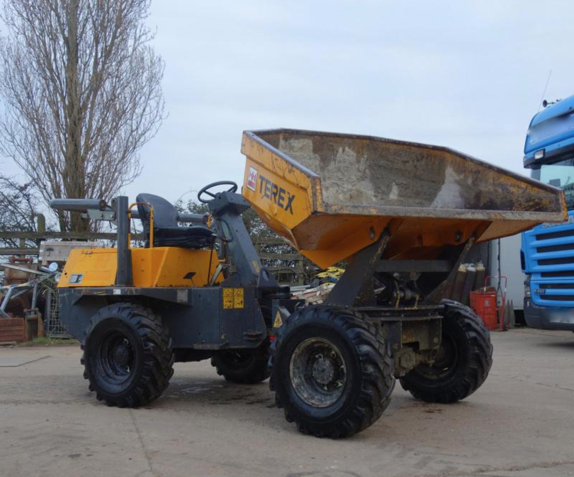 2012 Terex 3 Ton Swivel Dumper, 962 Hours - Bild 2 aus 9