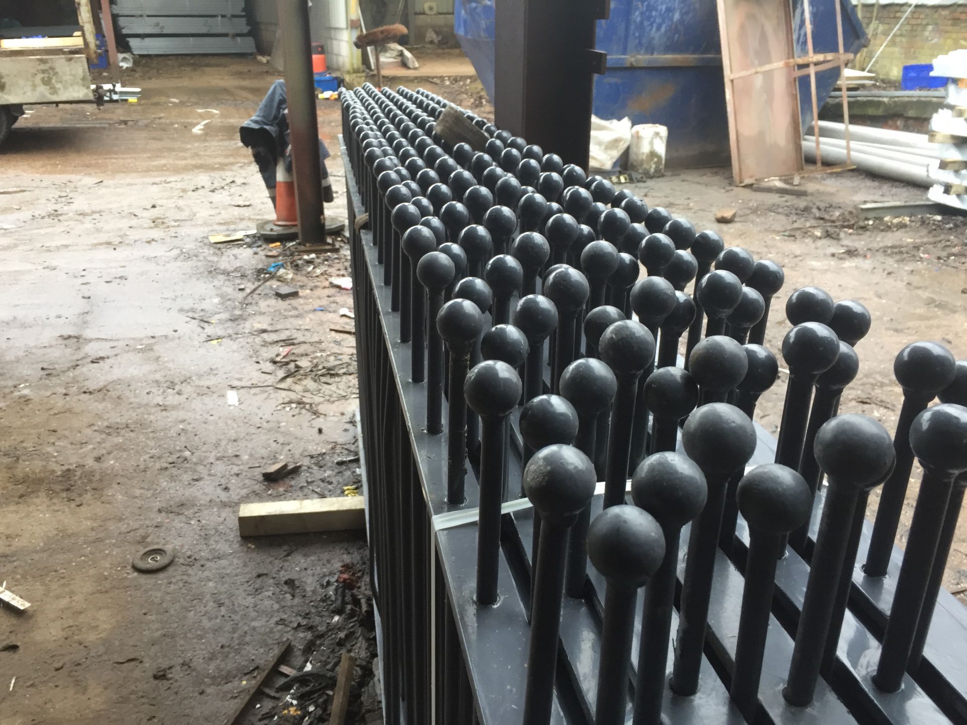 45m x 1200mm high Ball Top Fence Panels (New) - Bild 2 aus 2
