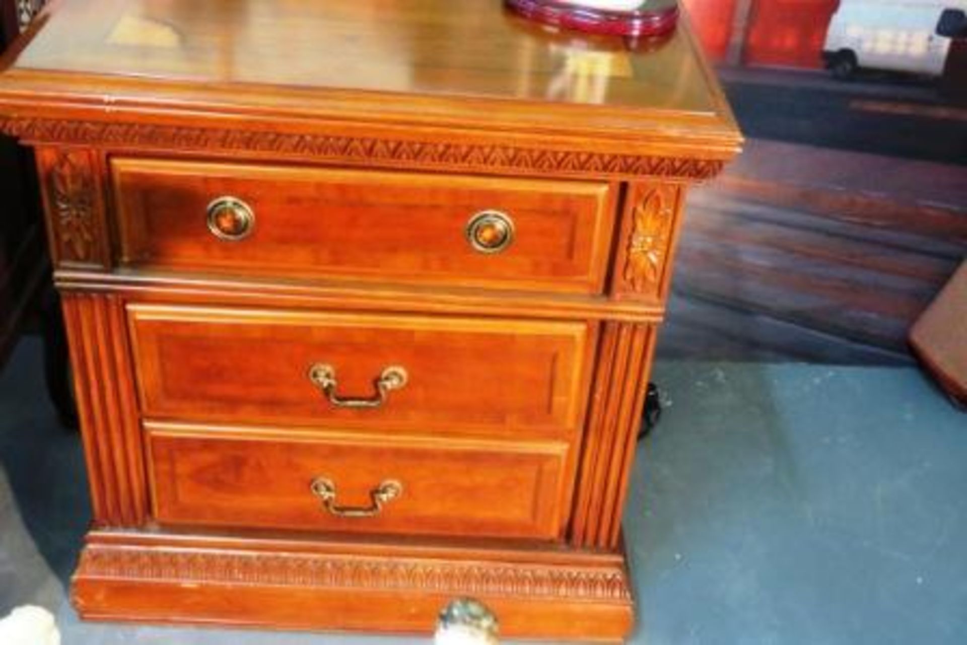 EXQUISITE SHELL INLAID CHEST OF DRAWERS - QUALITY PERIOD FURNITURE - Image 2 of 3