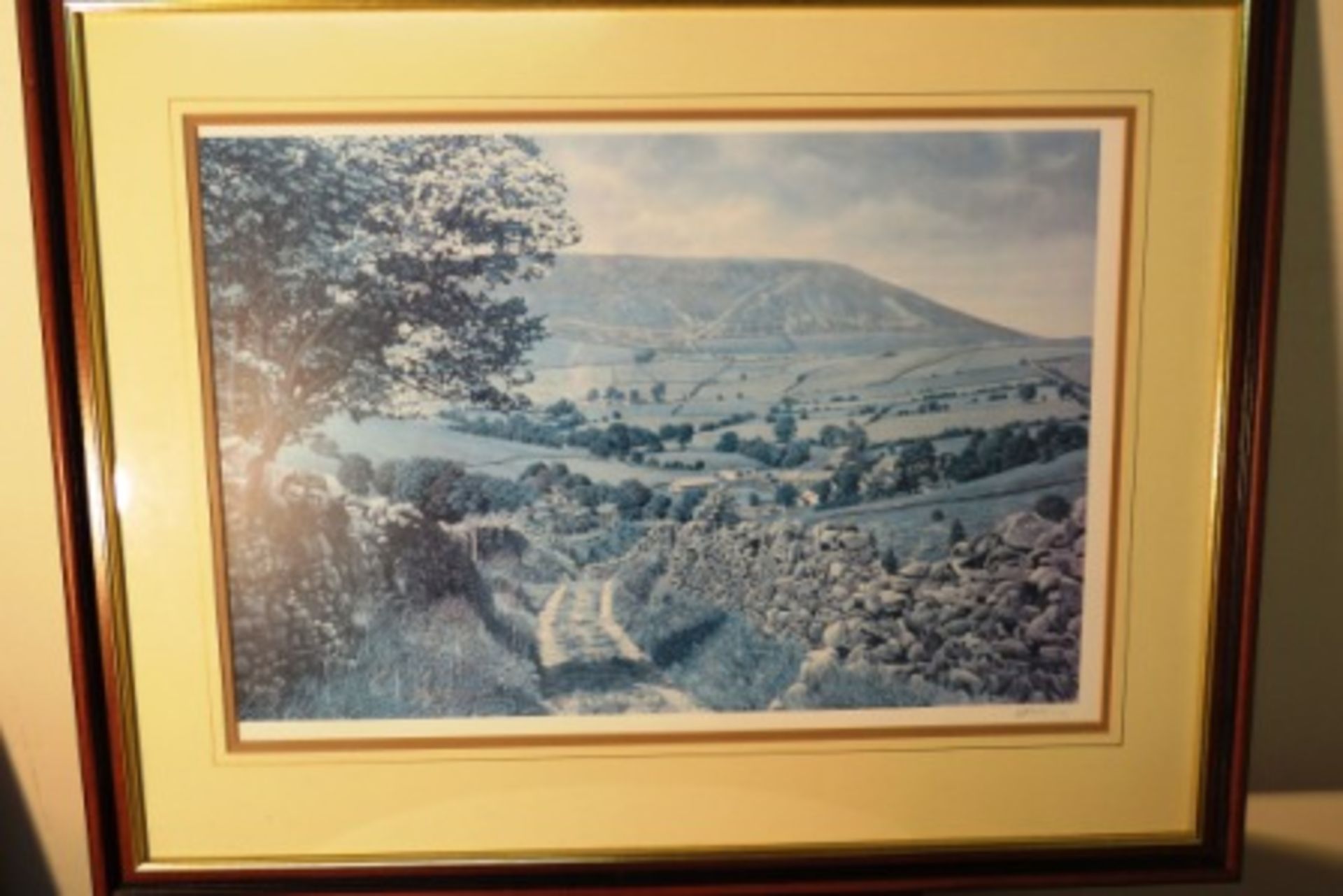 LARGE COUNTRY SCENE PRINT IN WOODEN FRAME - Image 2 of 2