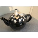 COLLECTABLE TEA POT - CHEQUERED PICNIC BLANKET