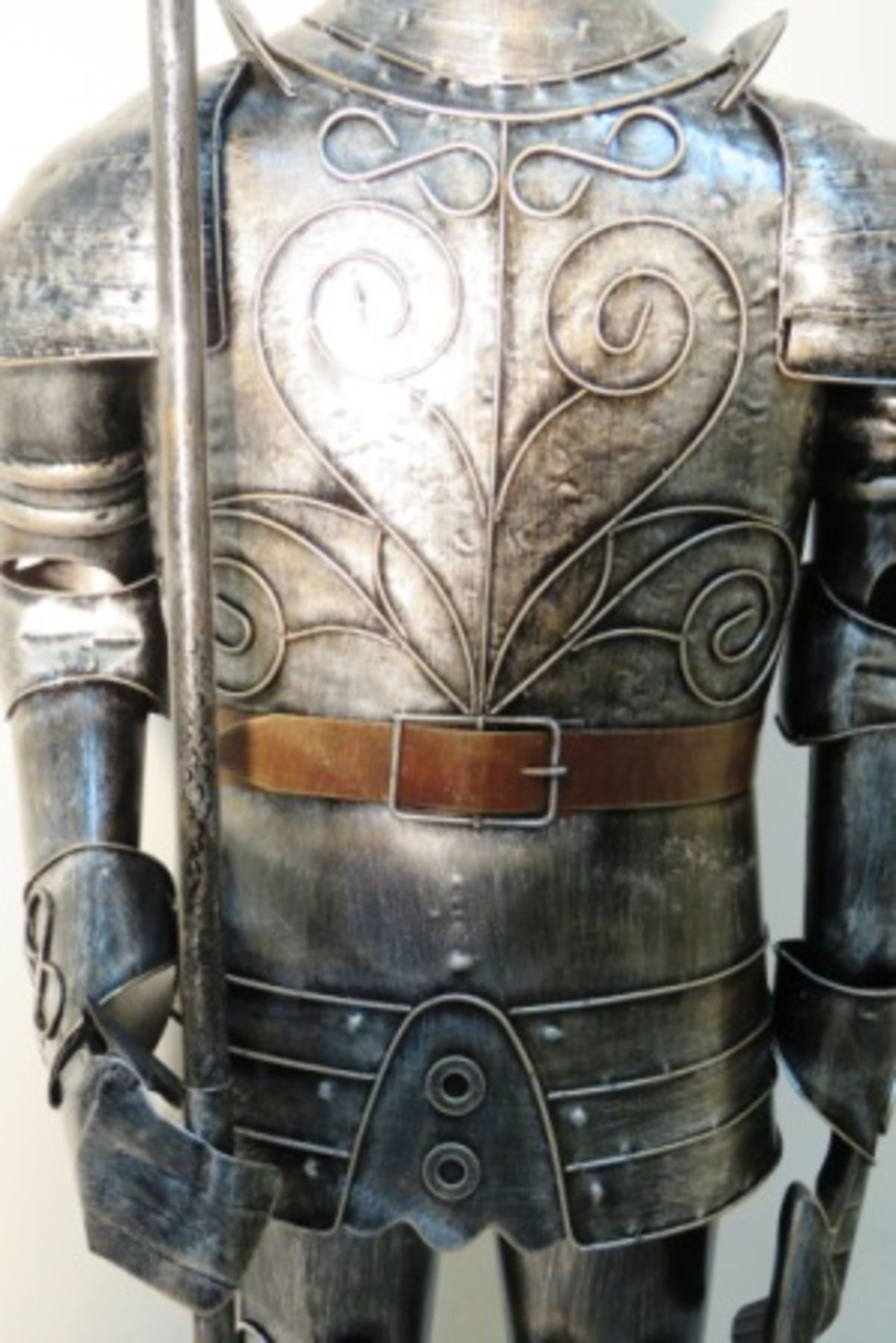 SUIT OF ARMOUR - KNIGHT WITH AXE ON STAND - 1,5M TALL - Image 2 of 3