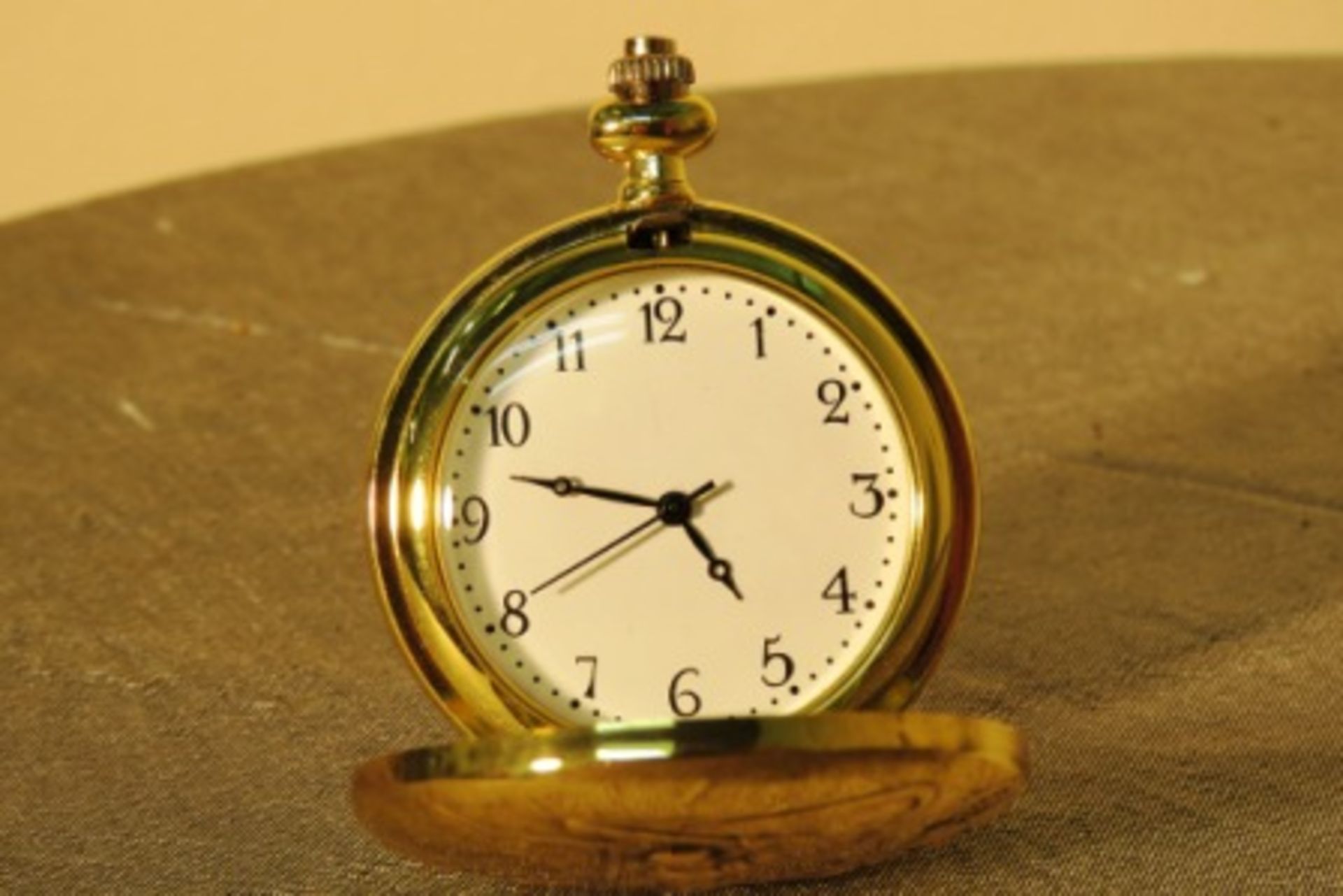 GOLD PLATED CRICKET THEMED POCKET WATCH - TESTED & WORKING - Image 2 of 2