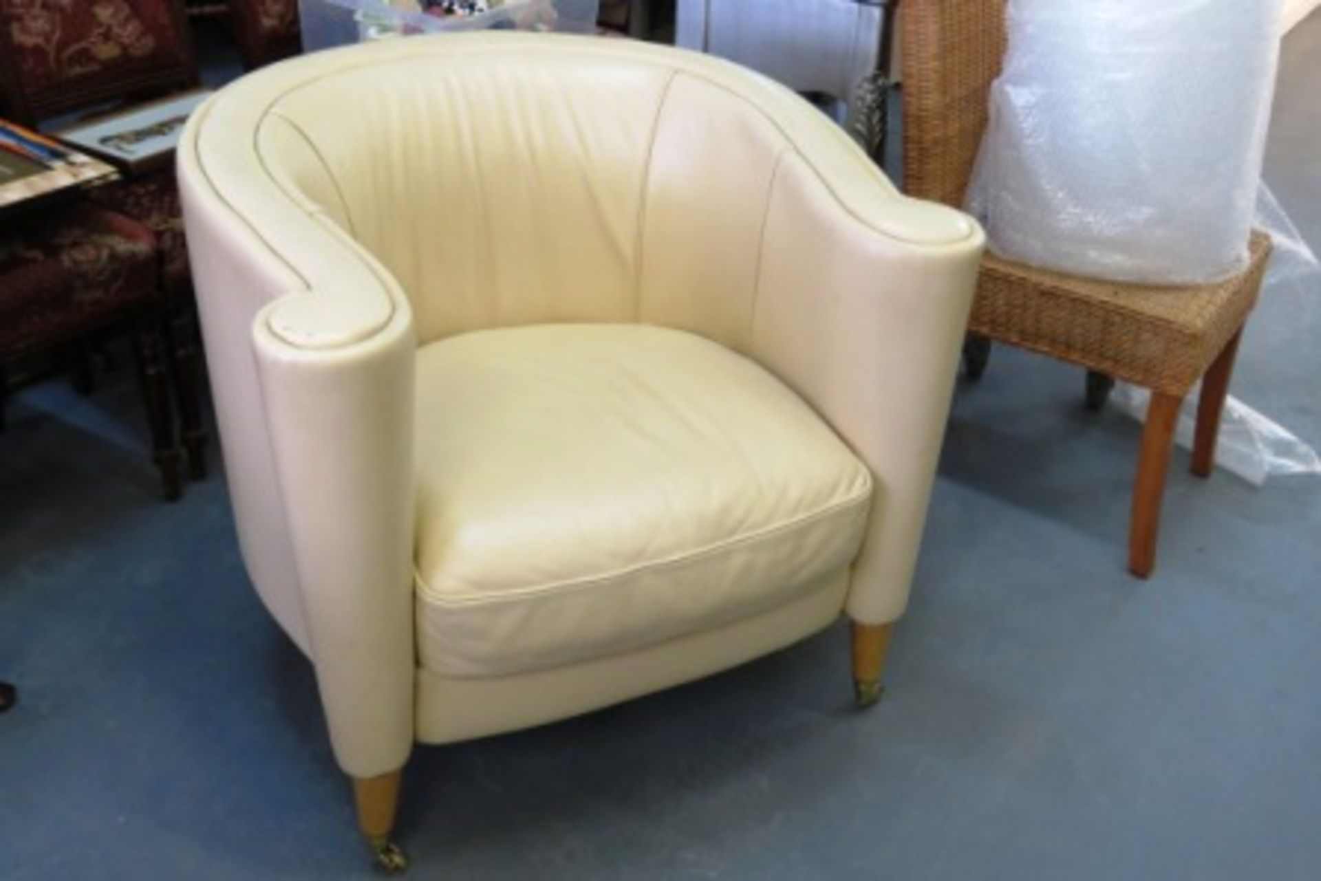 CREAM LEATHER TUB CHAIR