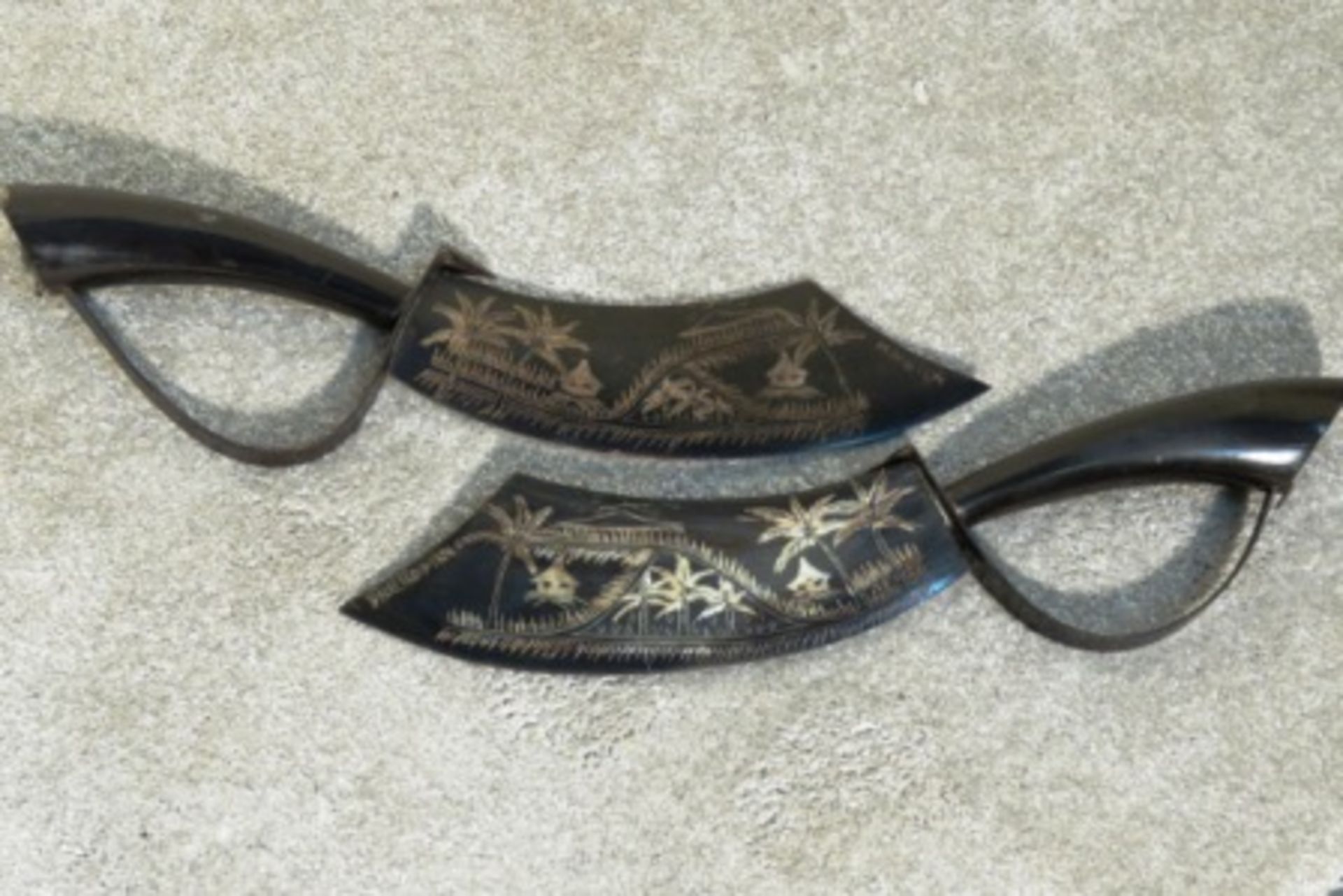 TWO HORN ENGRAVED KNIVES - Image 2 of 2