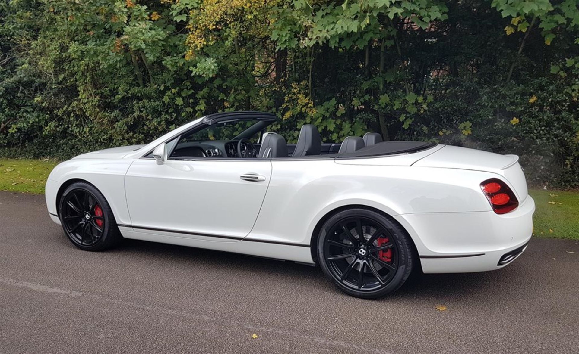 Bentley Continental 6.0 GTC Supersport - Image 4 of 6