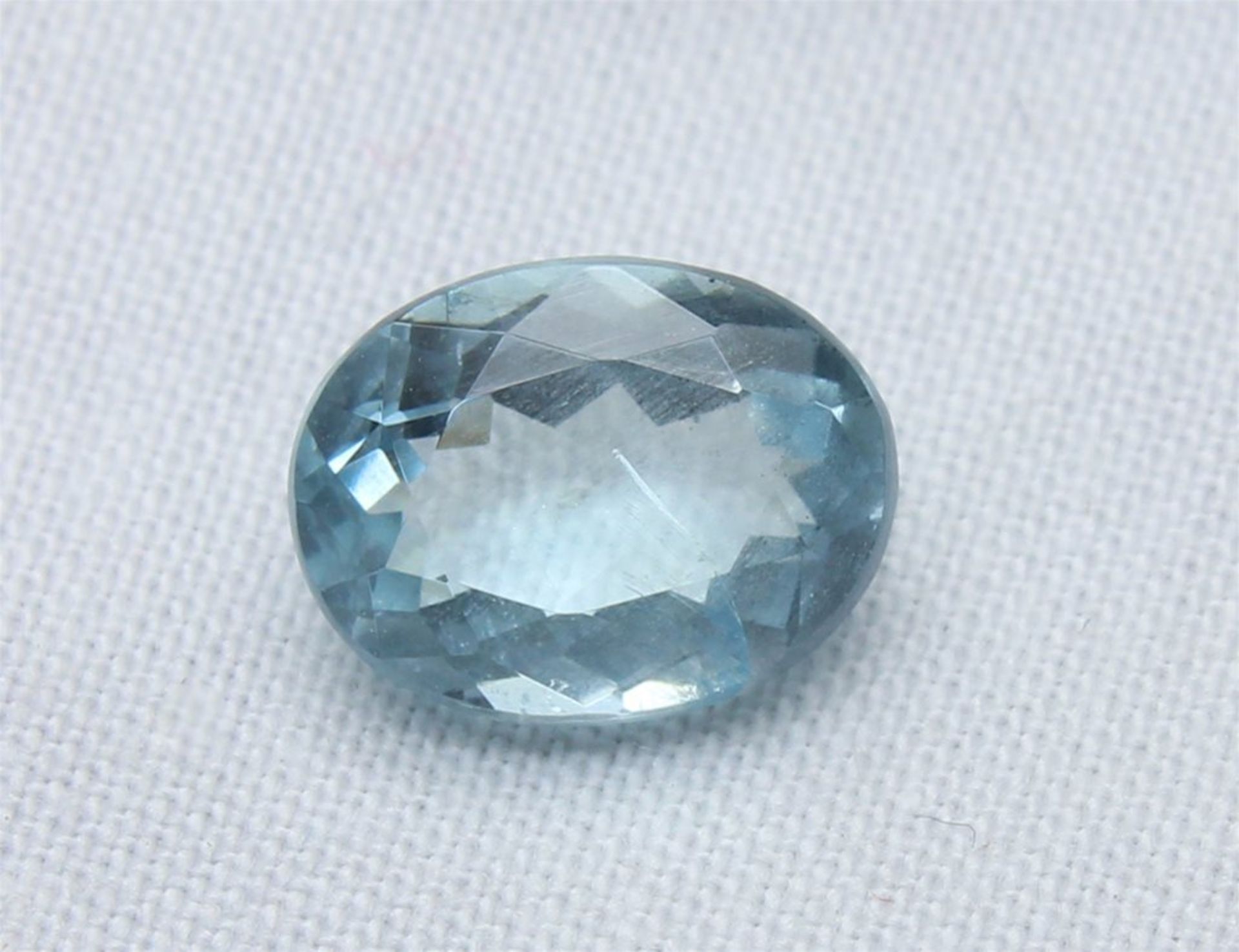 No Reserve, 1.73 Ct Aquamarine Gemstone with IGI Certificate