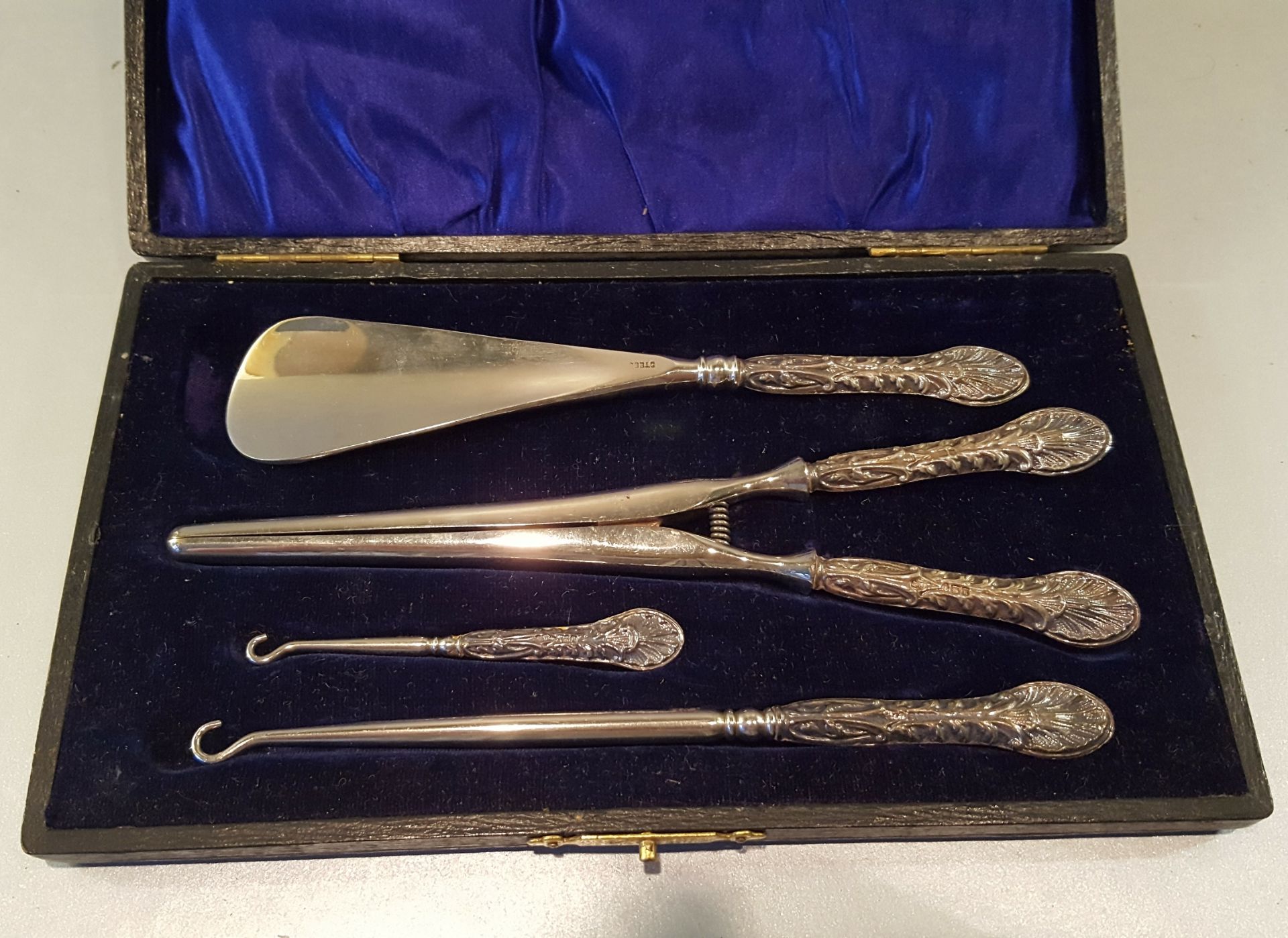 Antique Cased Edwardian Silver Shoe Glove and Button Hook Set Birmingham 1909