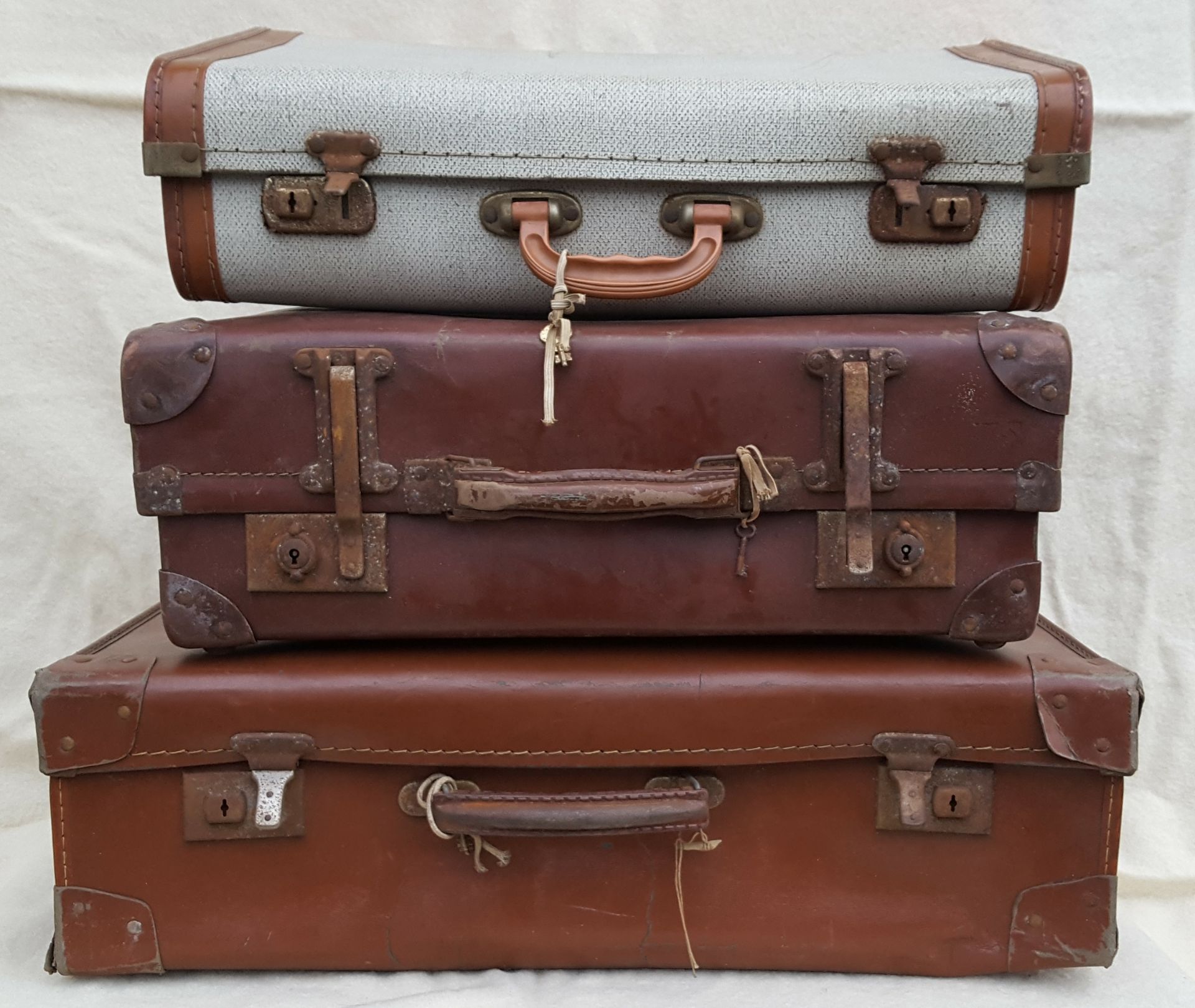 Vintage Retro 3 x Antique Suitcases