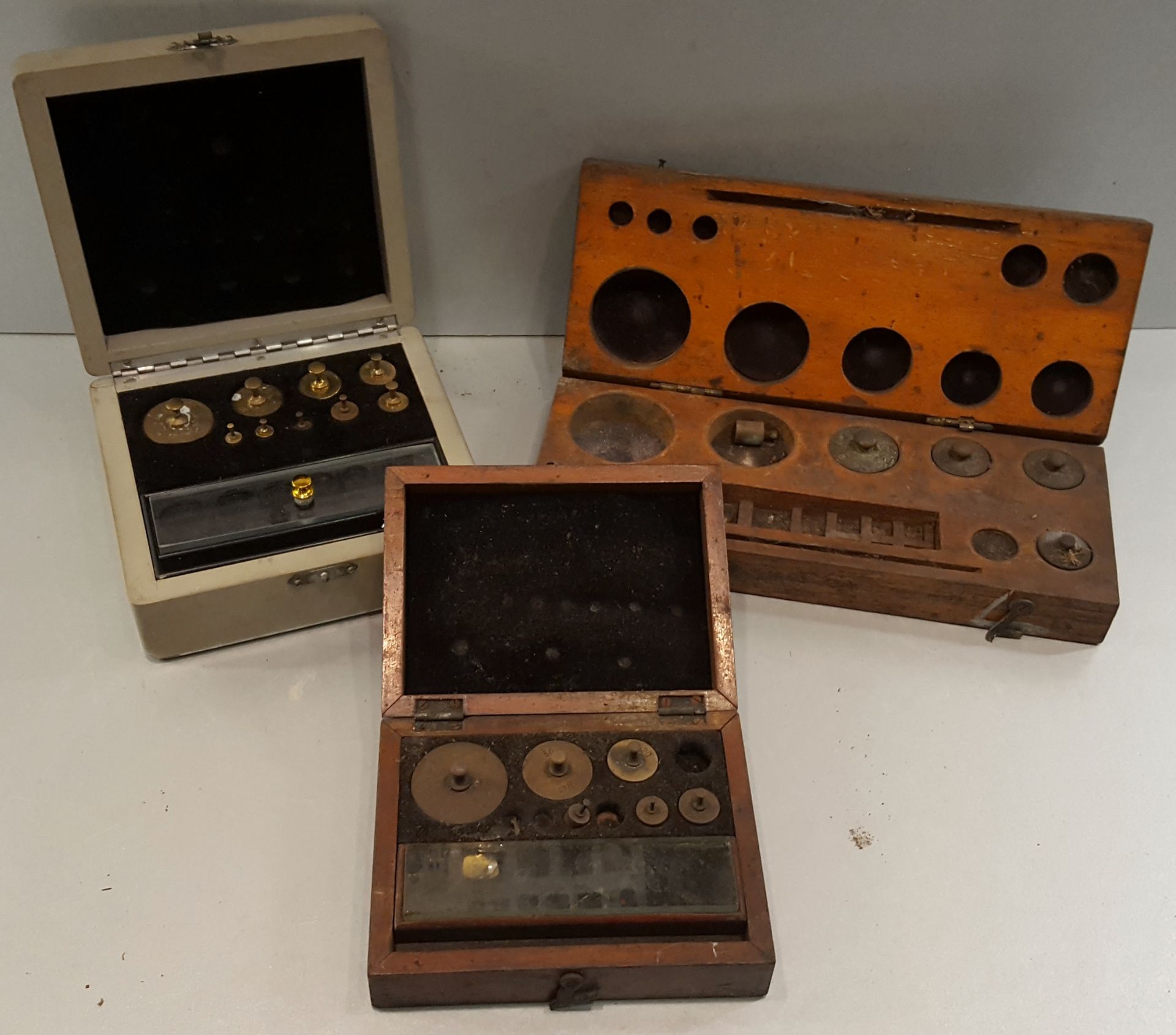 Antique Vintage 3 x Boxes Containing Scientific Measuring Weights Includes Micro Weights - Bild 2 aus 2