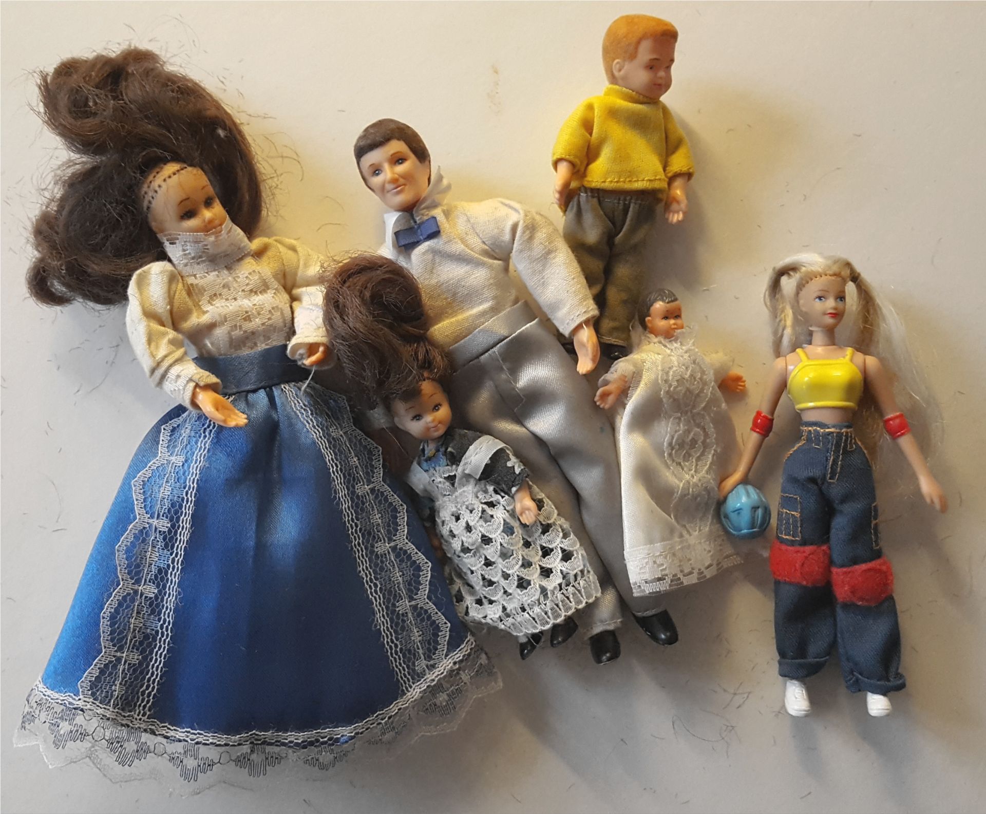 Vintage Retro Collectable Toy Doll Family NO RESERVE
