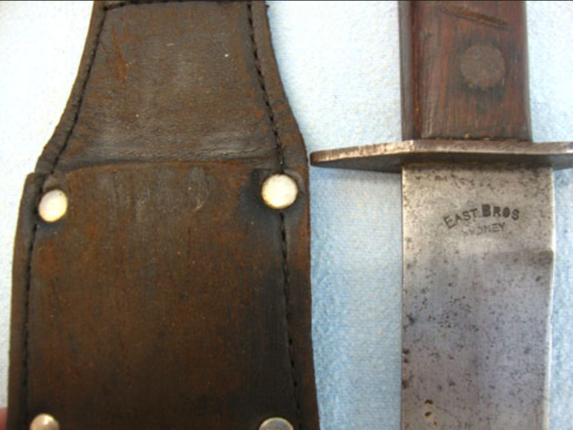 WW2 Australian Wood Gripped Fighting Knife & Leather Sheath By East Bros. Sydney. - Image 2 of 3