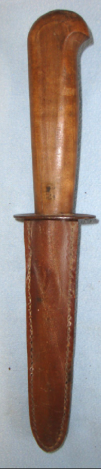 WW1 French 1916 Issue Fighting Knife And Leather Sheath With Belt Loop - Image 2 of 3